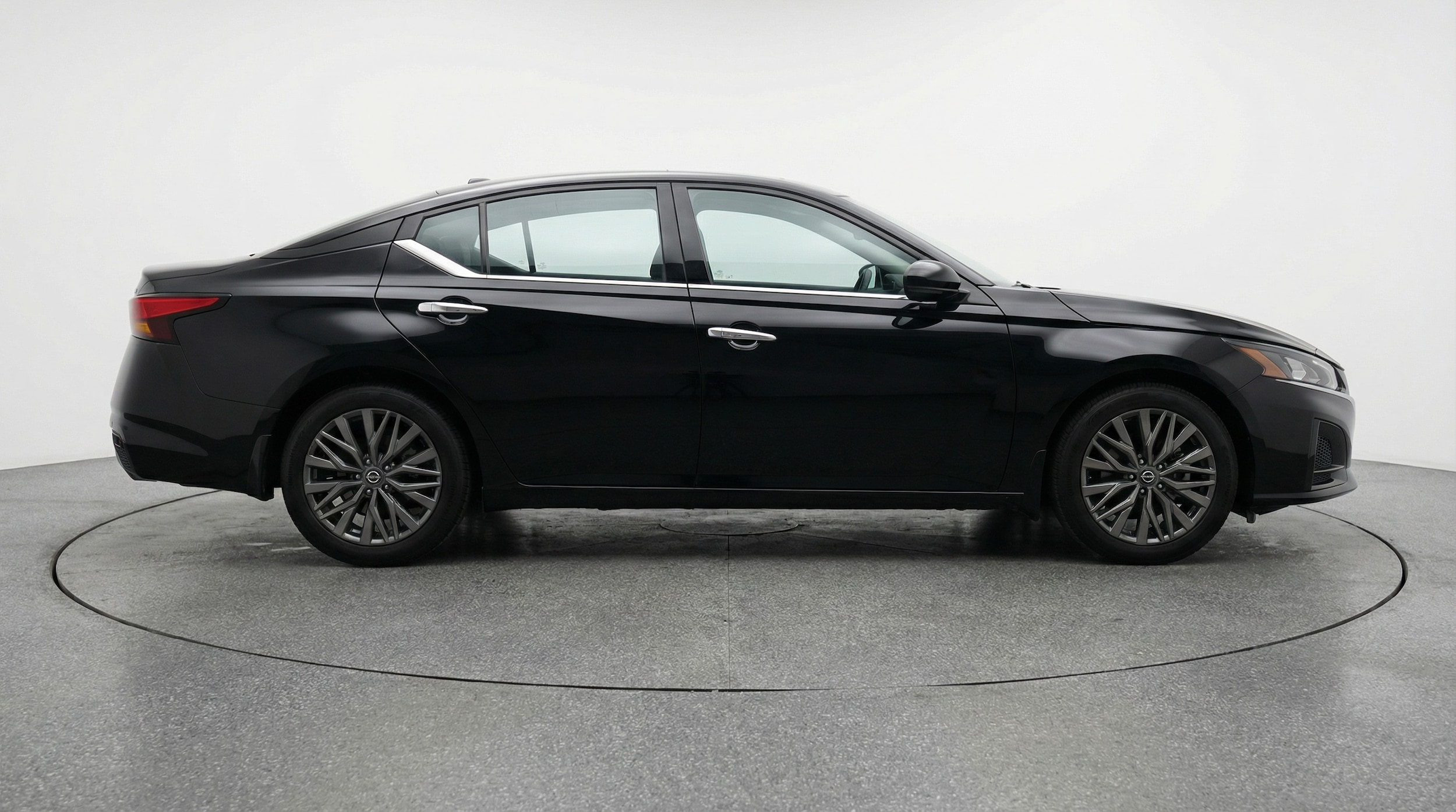 Thumbnail: 2025 Nissan Altima - 8