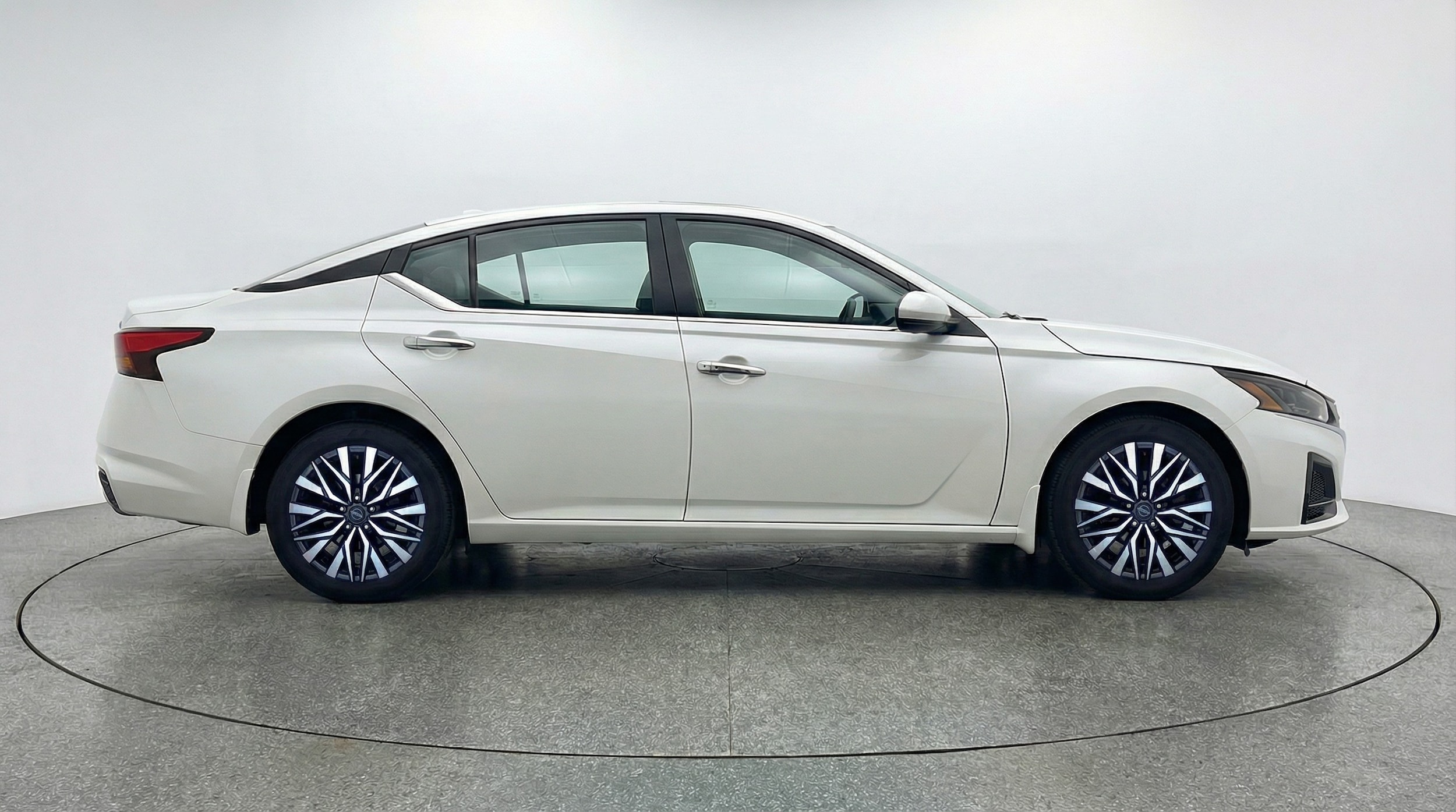 Thumbnail: 2025 Nissan Altima - 8