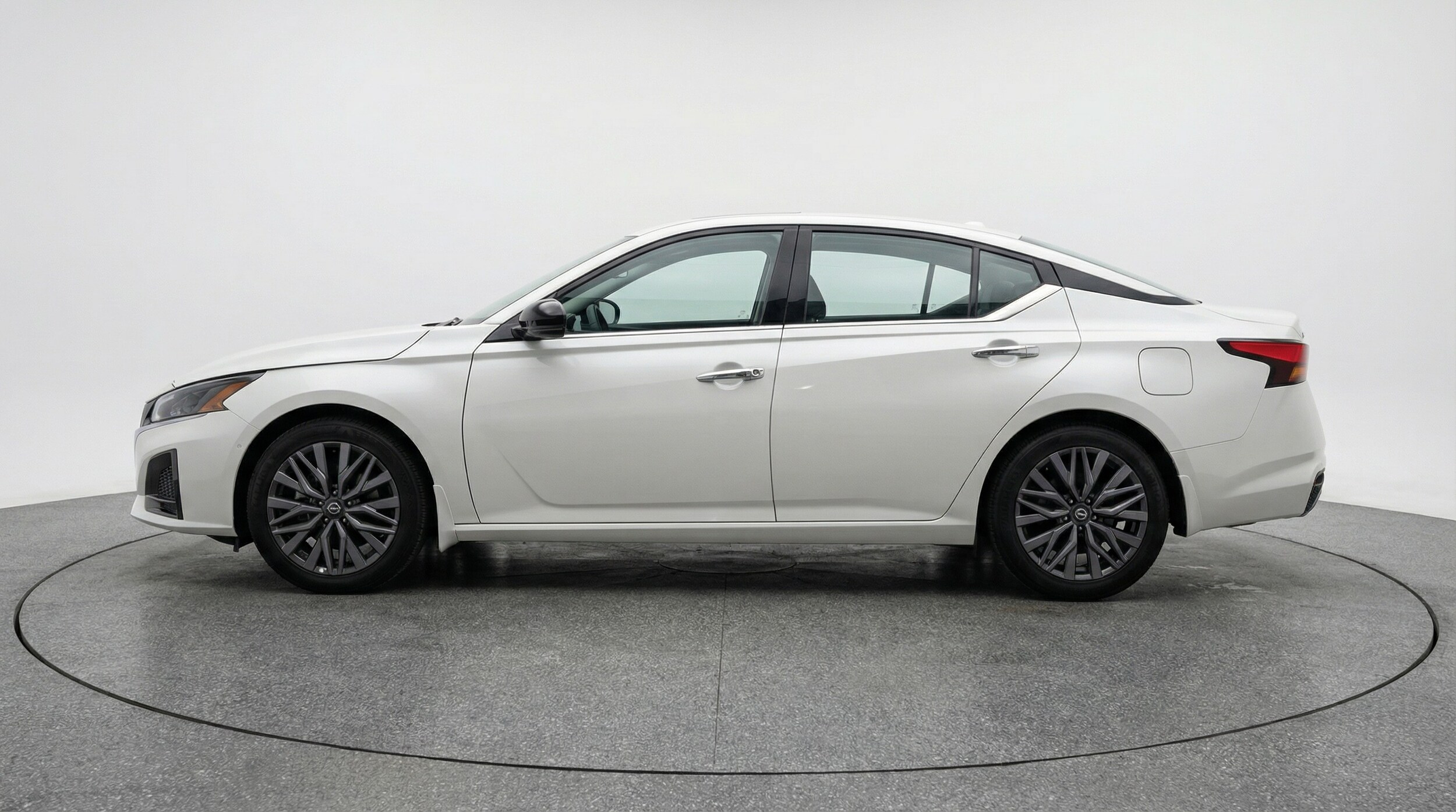 Thumbnail: 2025 Nissan Altima - 4