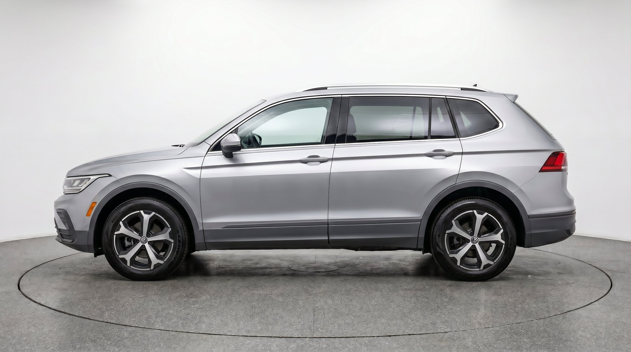 Thumbnail: 2026 Volkswagen Tiguan - 5
