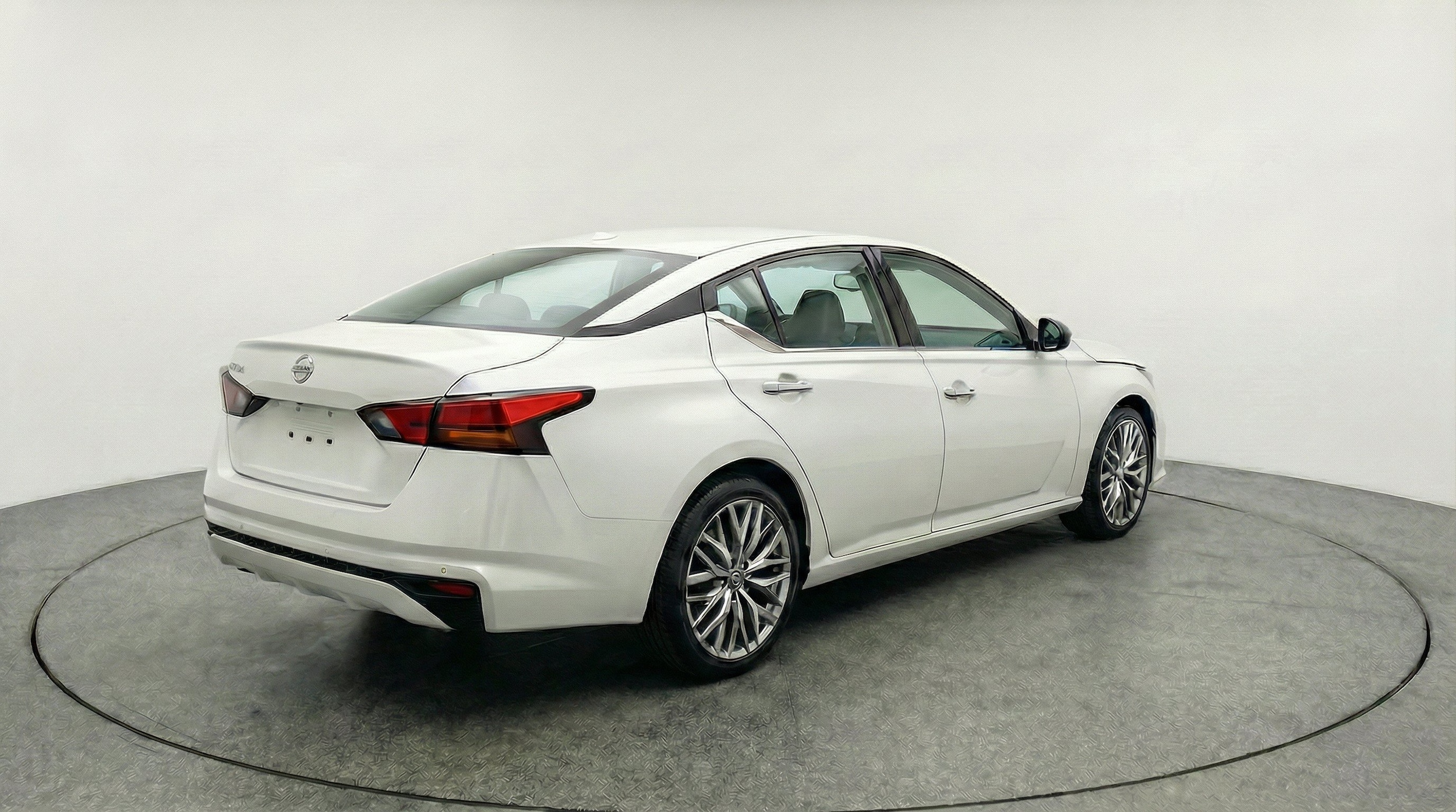 Thumbnail: 2025 Nissan Altima - 9