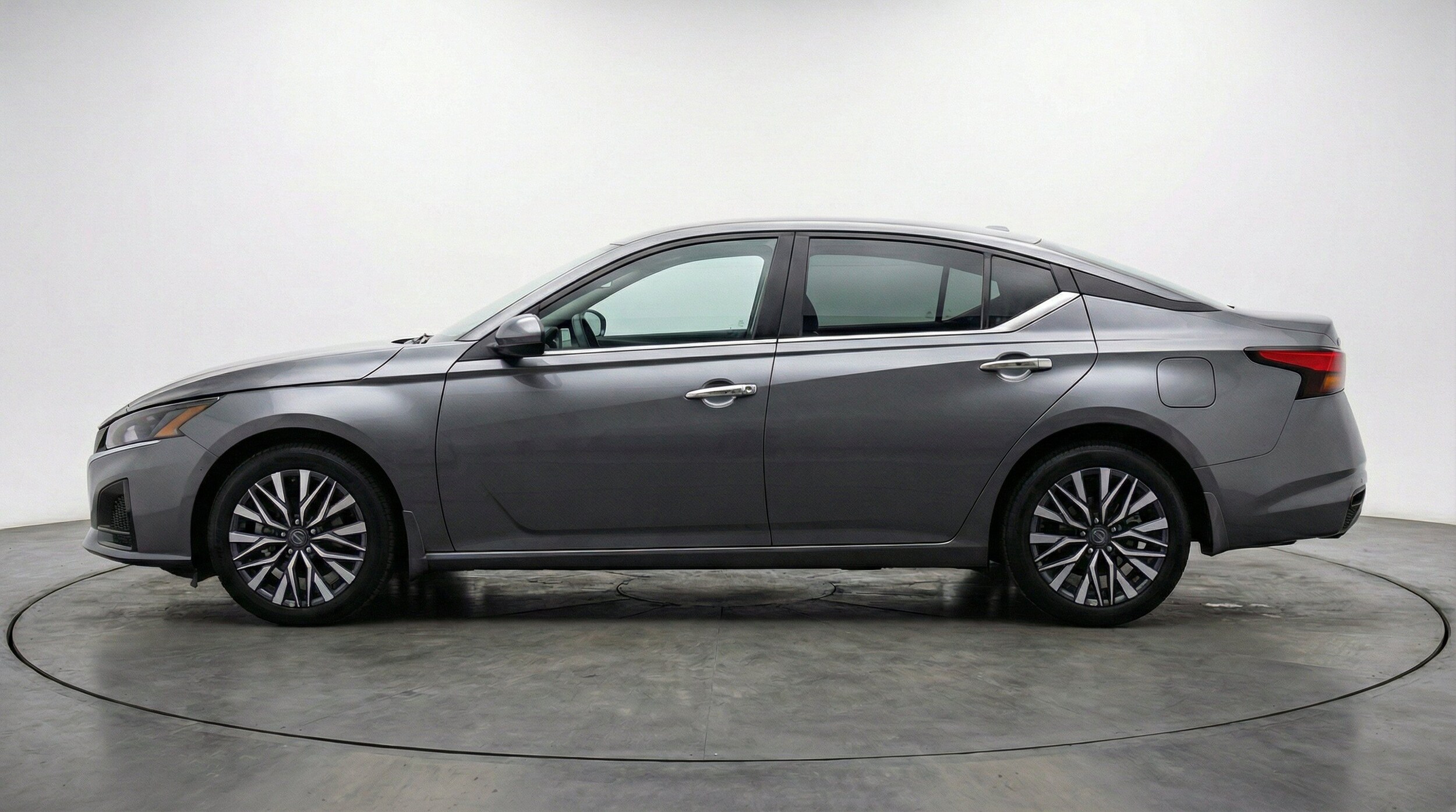 Thumbnail: 2025 Nissan Altima - 5