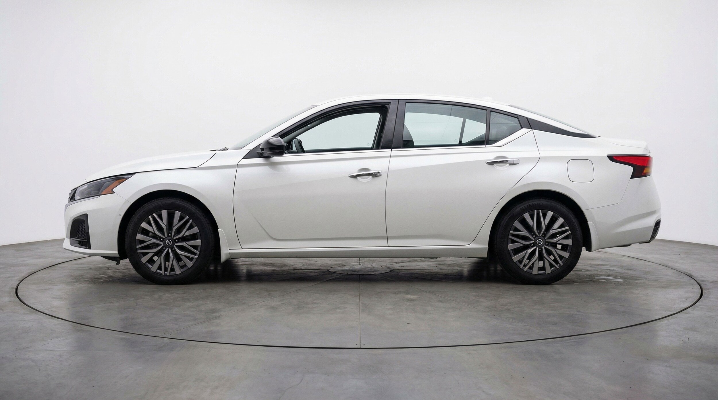 Thumbnail: 2025 Nissan Altima - 5