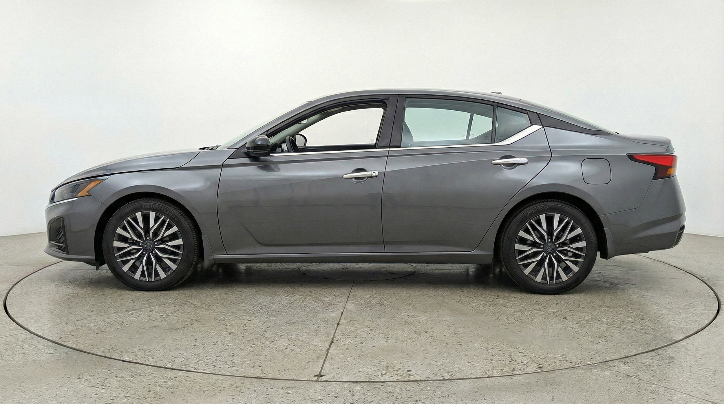 Thumbnail: 2025 Nissan Altima - 5