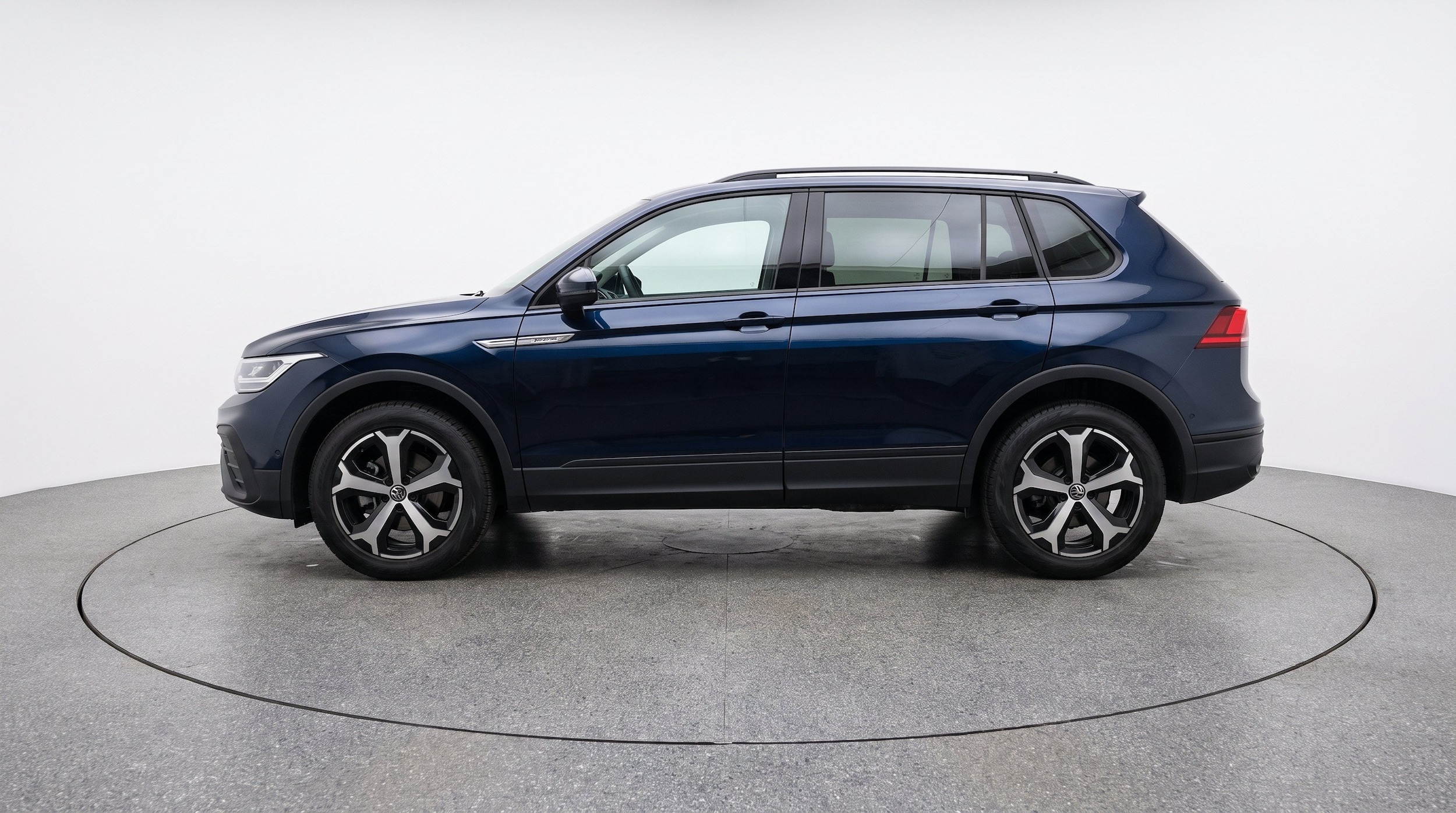 Thumbnail: 2026 Volkswagen Tiguan - 5