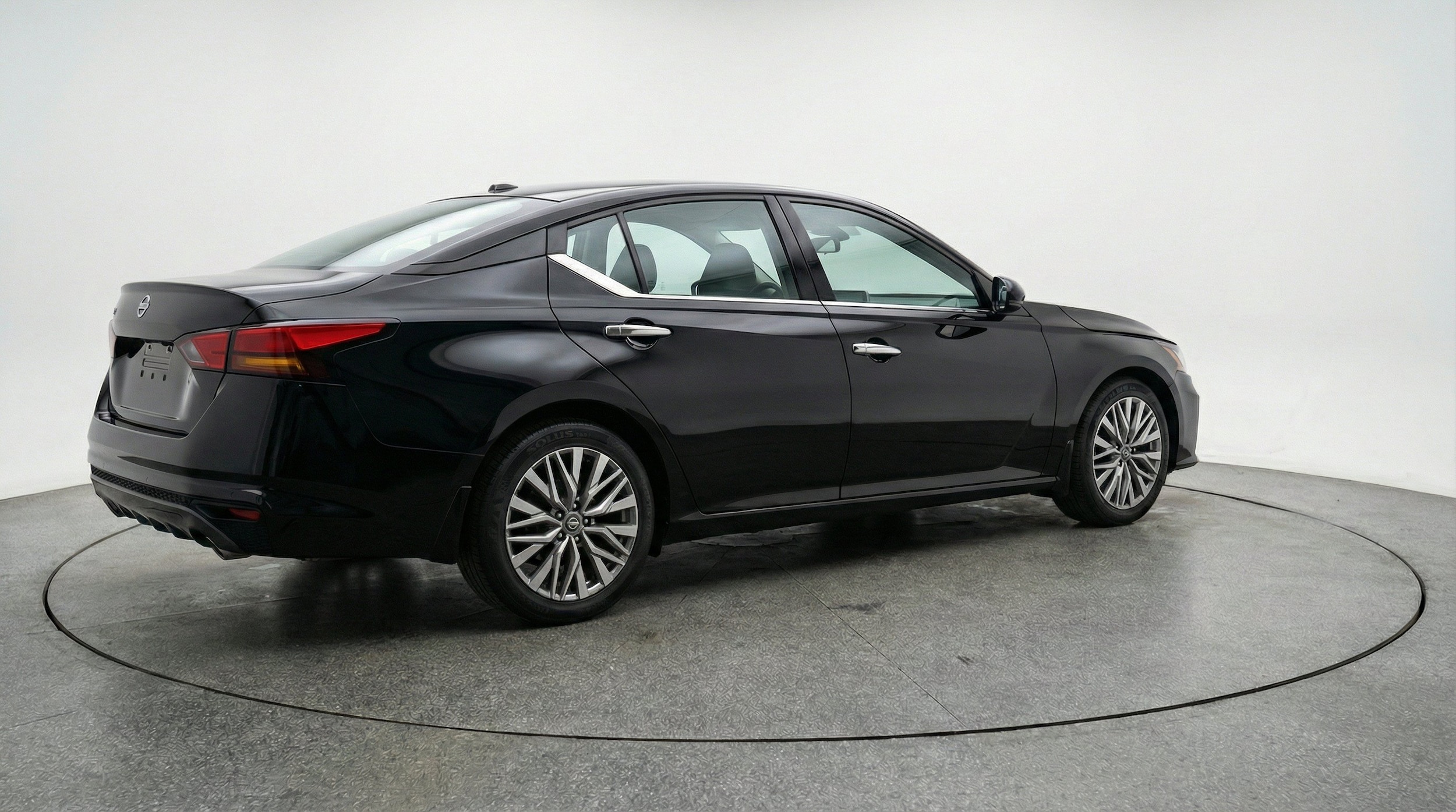 Thumbnail: 2025 Nissan Altima - 9
