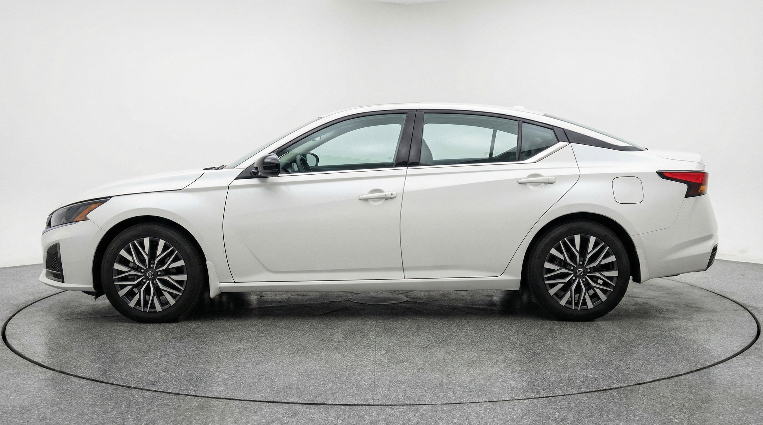 Thumbnail: 2025 Nissan Altima - 5