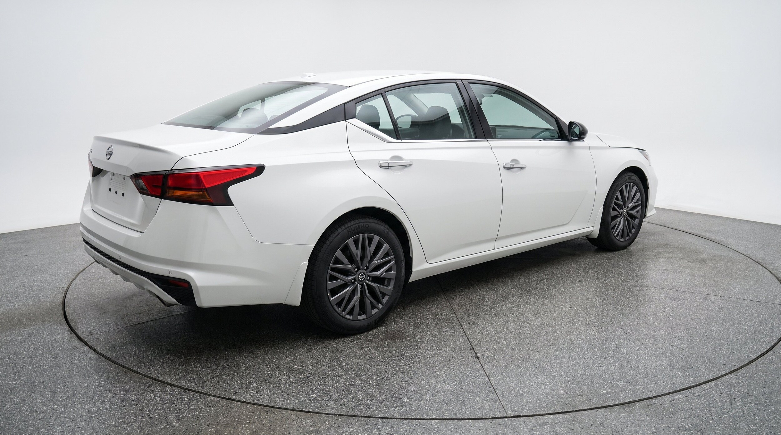 Thumbnail: 2025 Nissan Altima - 9