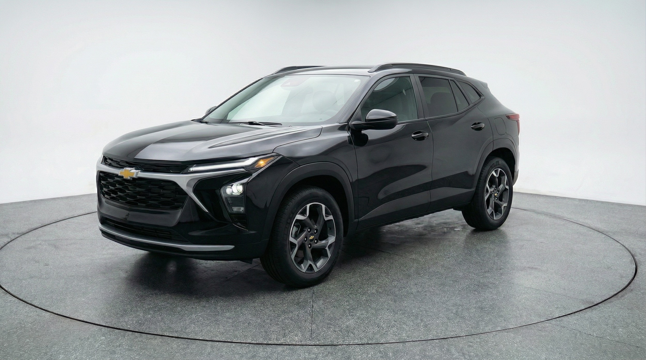 Thumbnail: 2025 Chevrolet Trax - 3