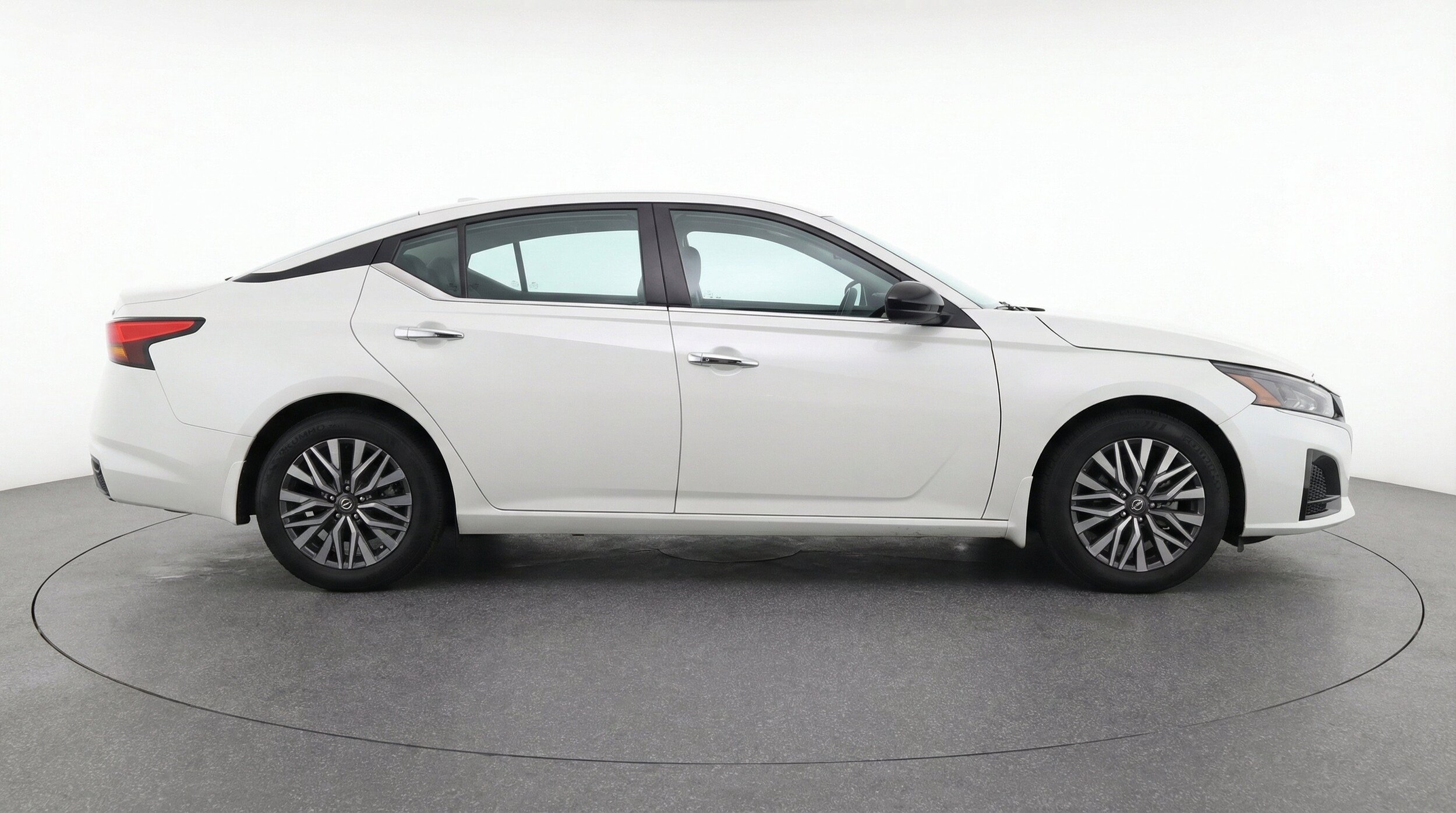 Thumbnail: 2025 Nissan Altima - 10