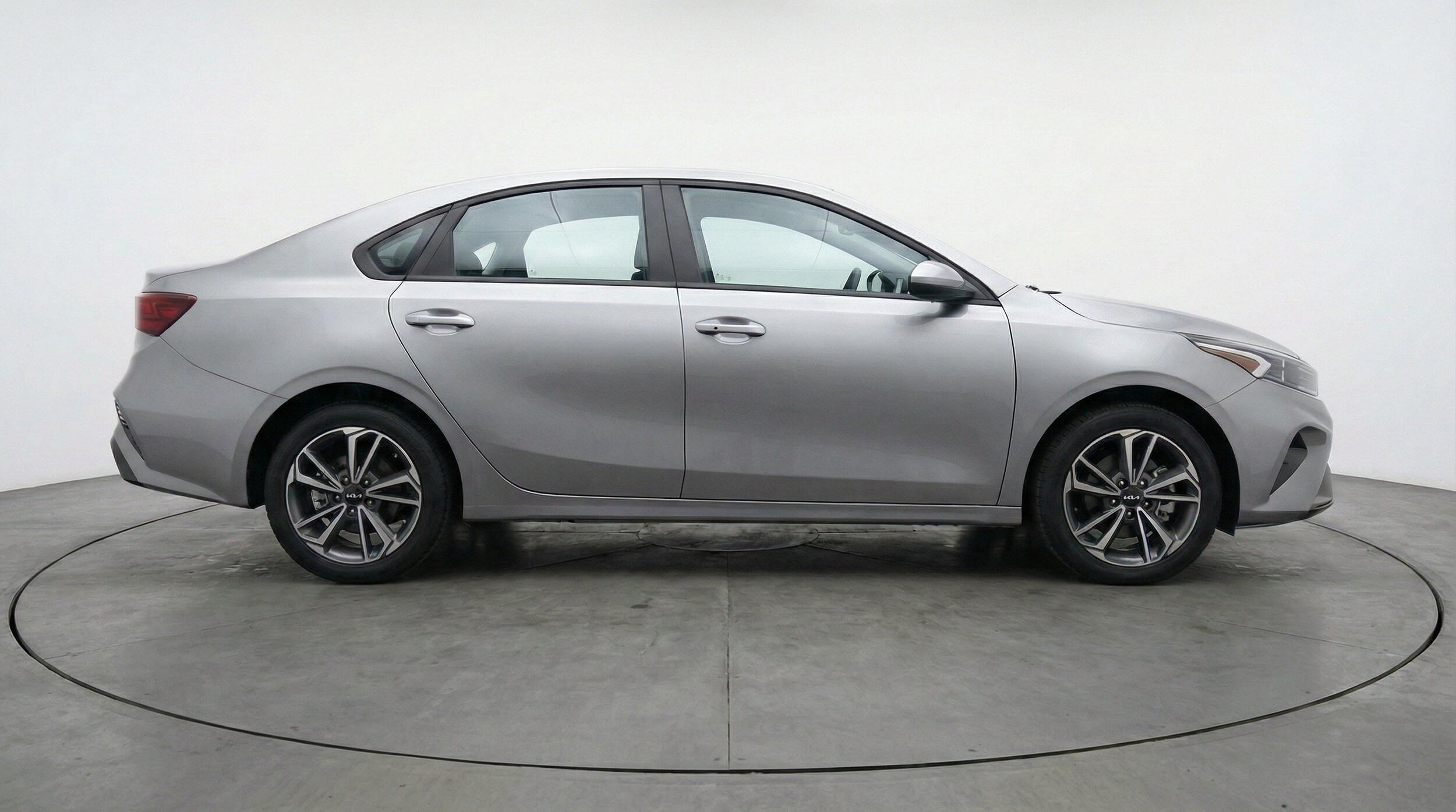 Thumbnail: 2024 Kia Forte - 11