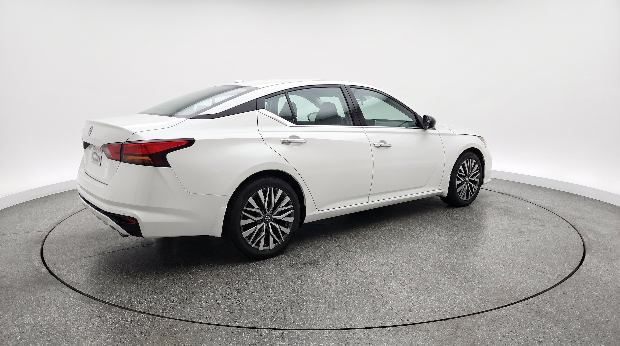 Thumbnail: 2025 Nissan Altima - 9