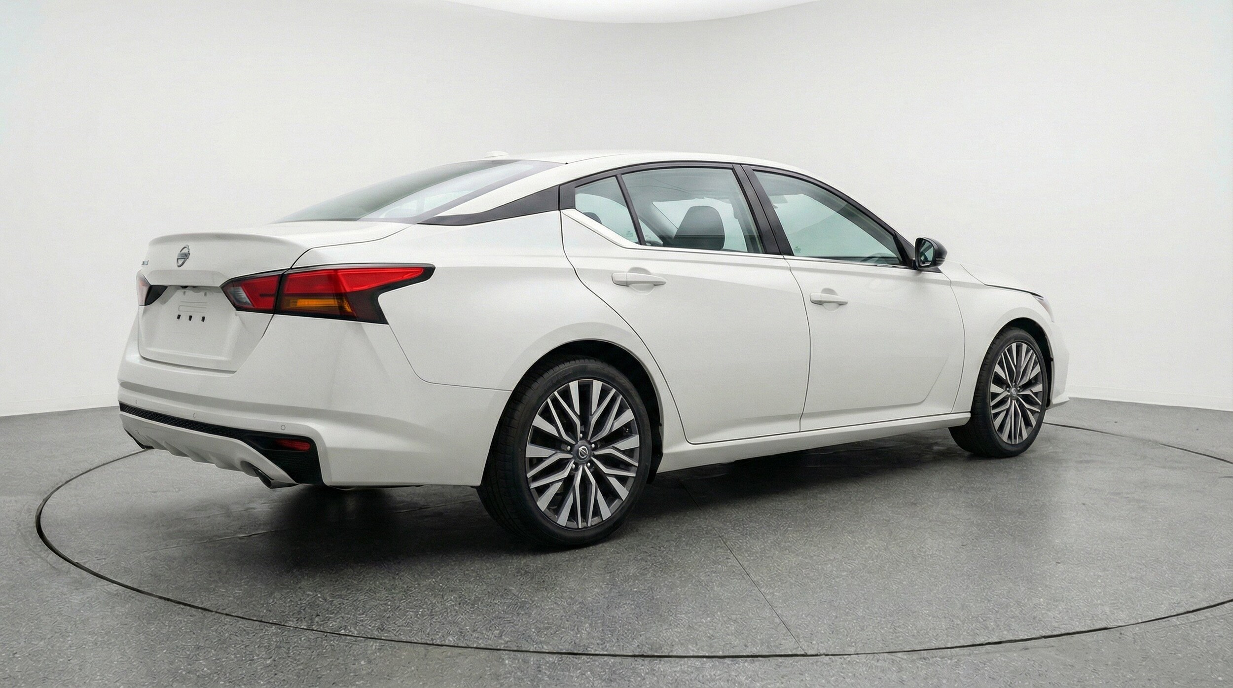 Thumbnail: 2025 Nissan Altima - 9