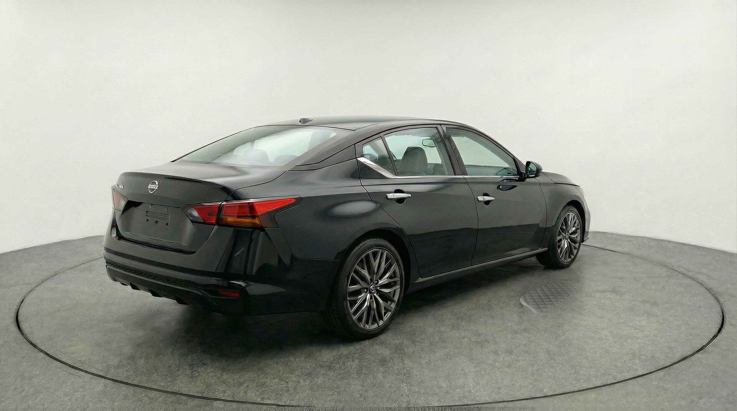 Thumbnail: 2025 Nissan Altima - 9