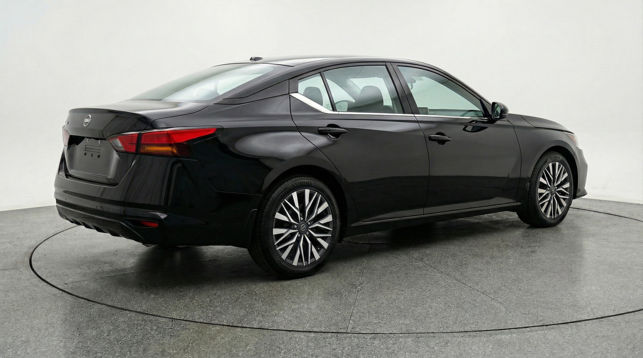 Thumbnail: 2025 Nissan Altima - 9