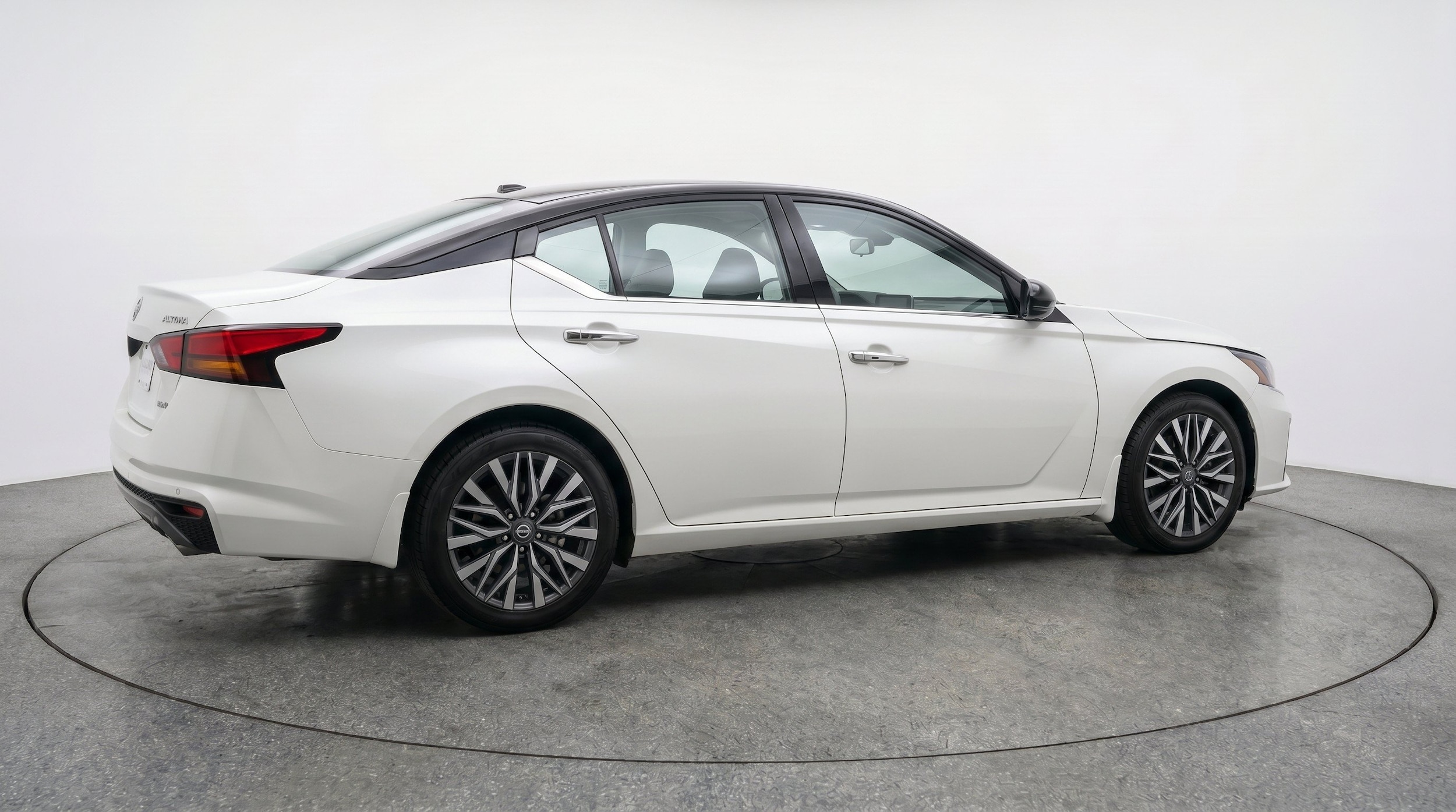 Thumbnail: 2025 Nissan Altima - 9