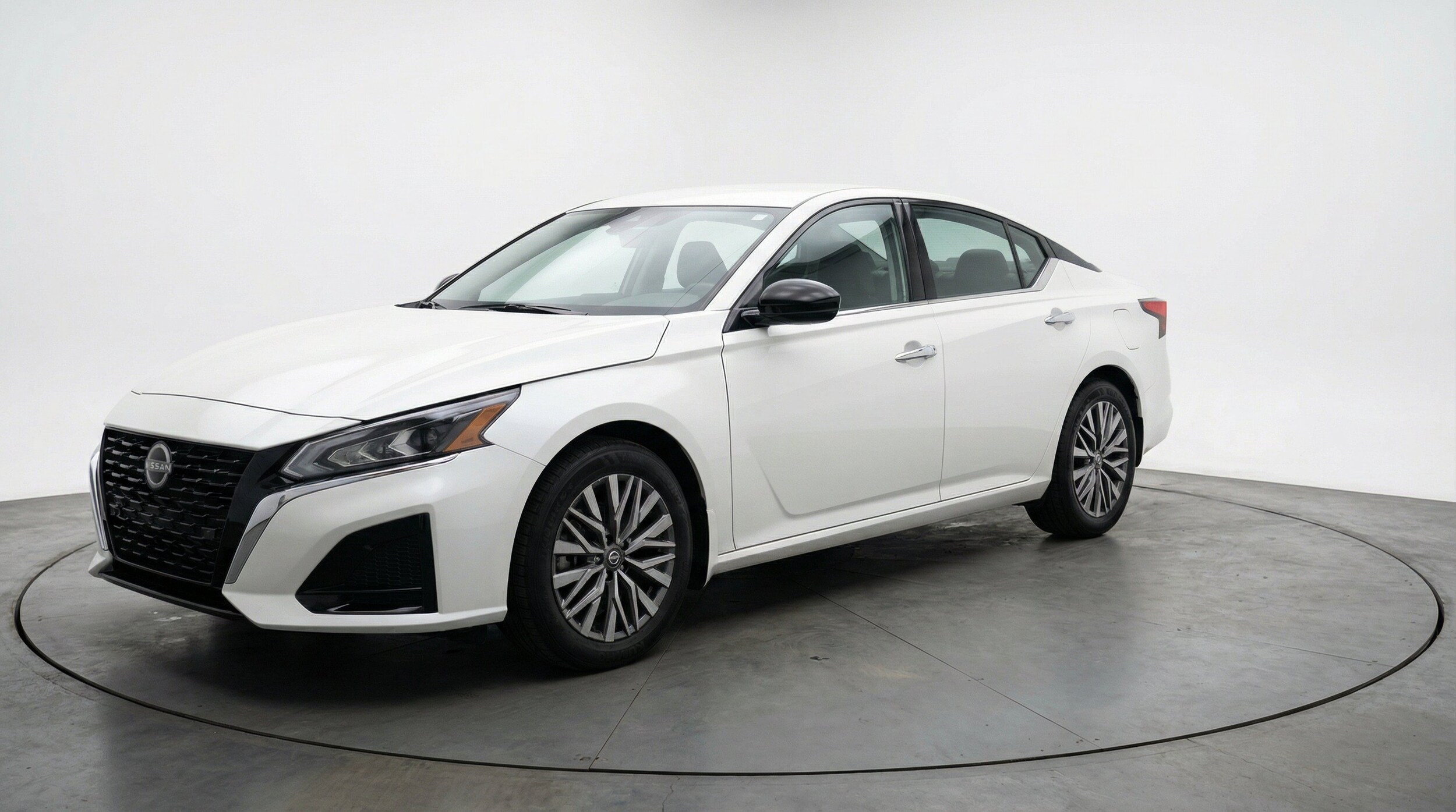 Thumbnail: 2025 Nissan Altima - 3