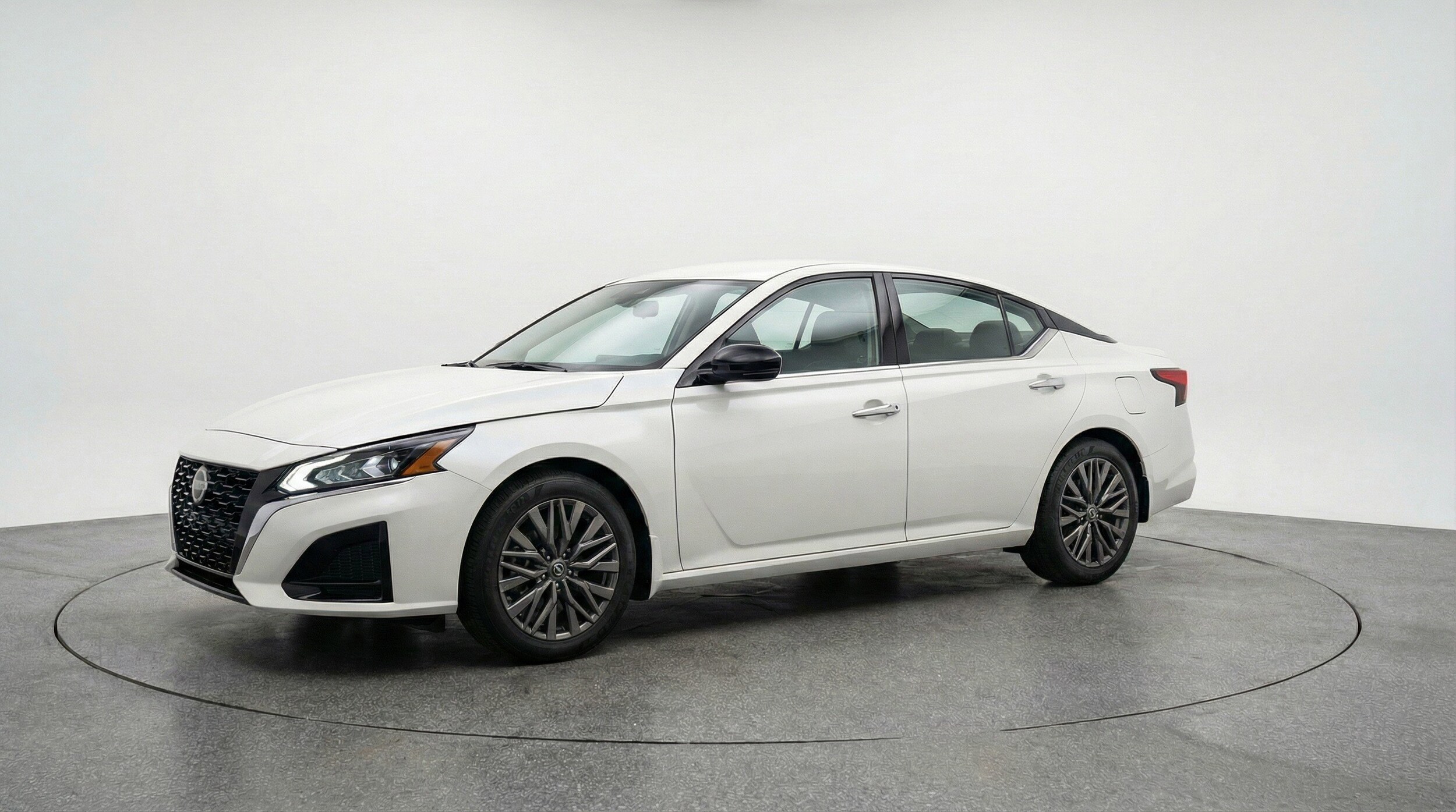 Thumbnail: 2025 Nissan Altima - 3