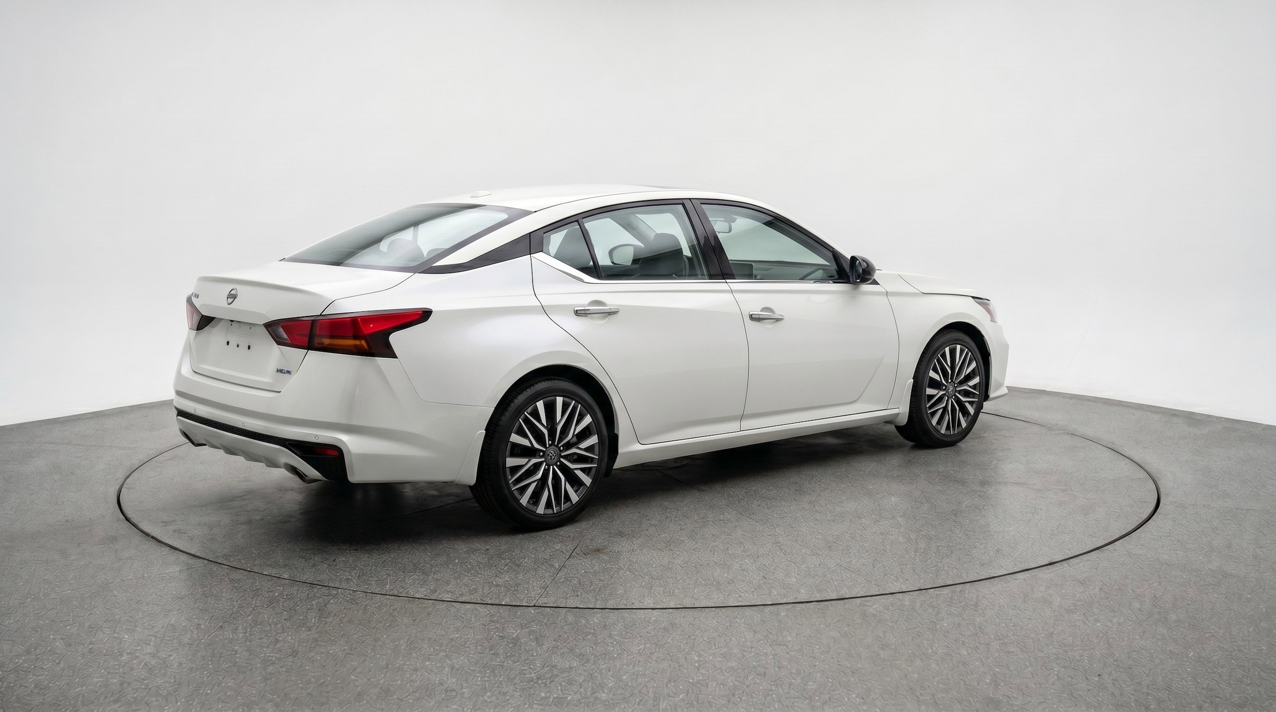 Thumbnail: 2025 Nissan Altima - 9