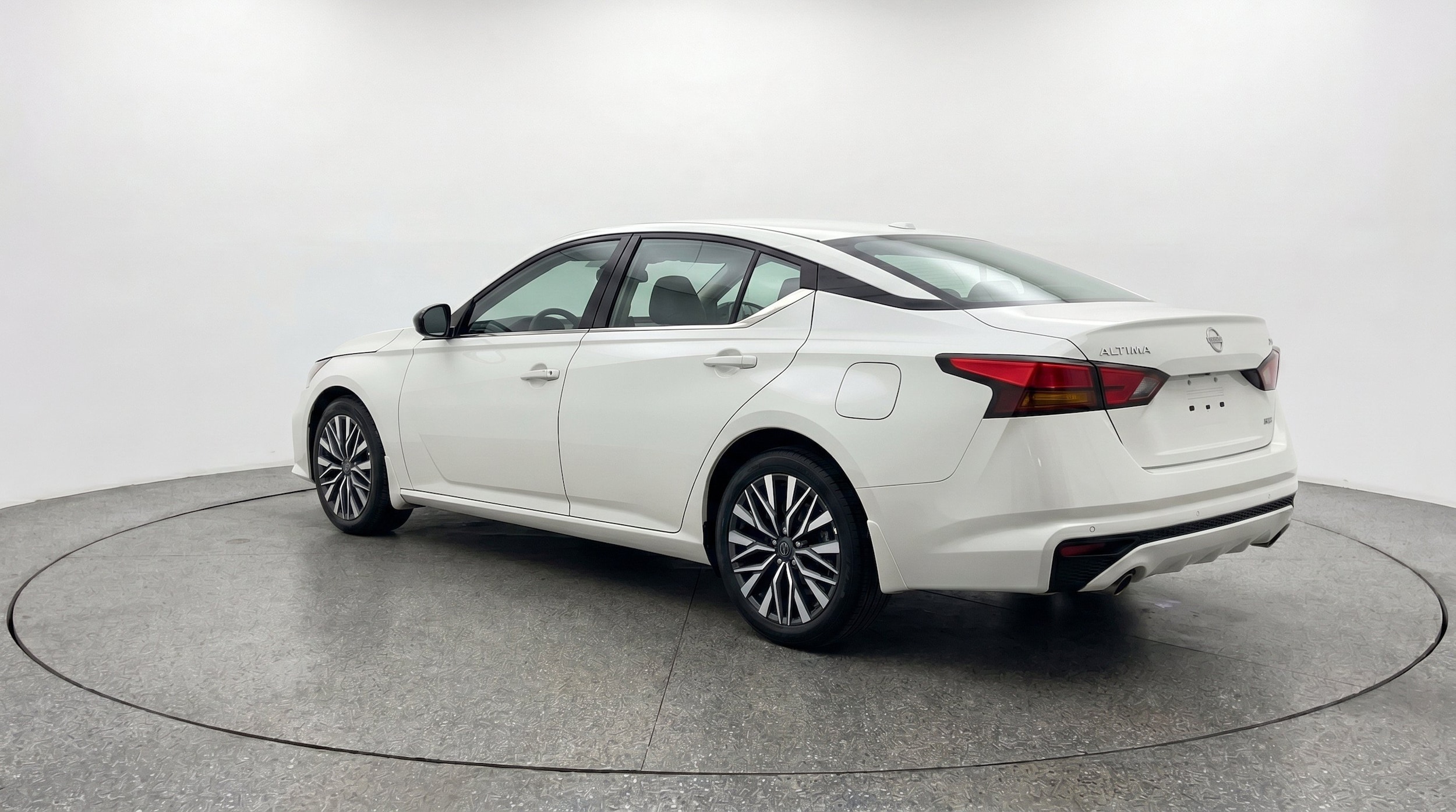 2025 Nissan Altima SV - Photo 6