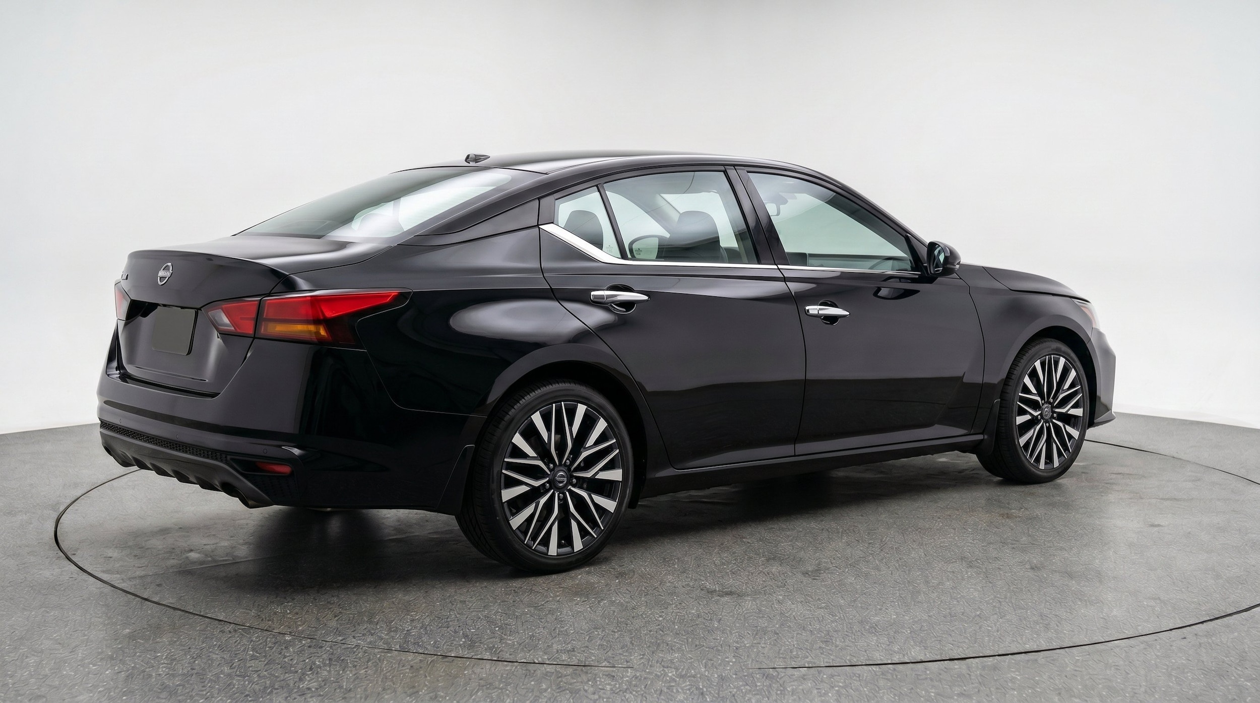 Thumbnail: 2025 Nissan Altima - 9