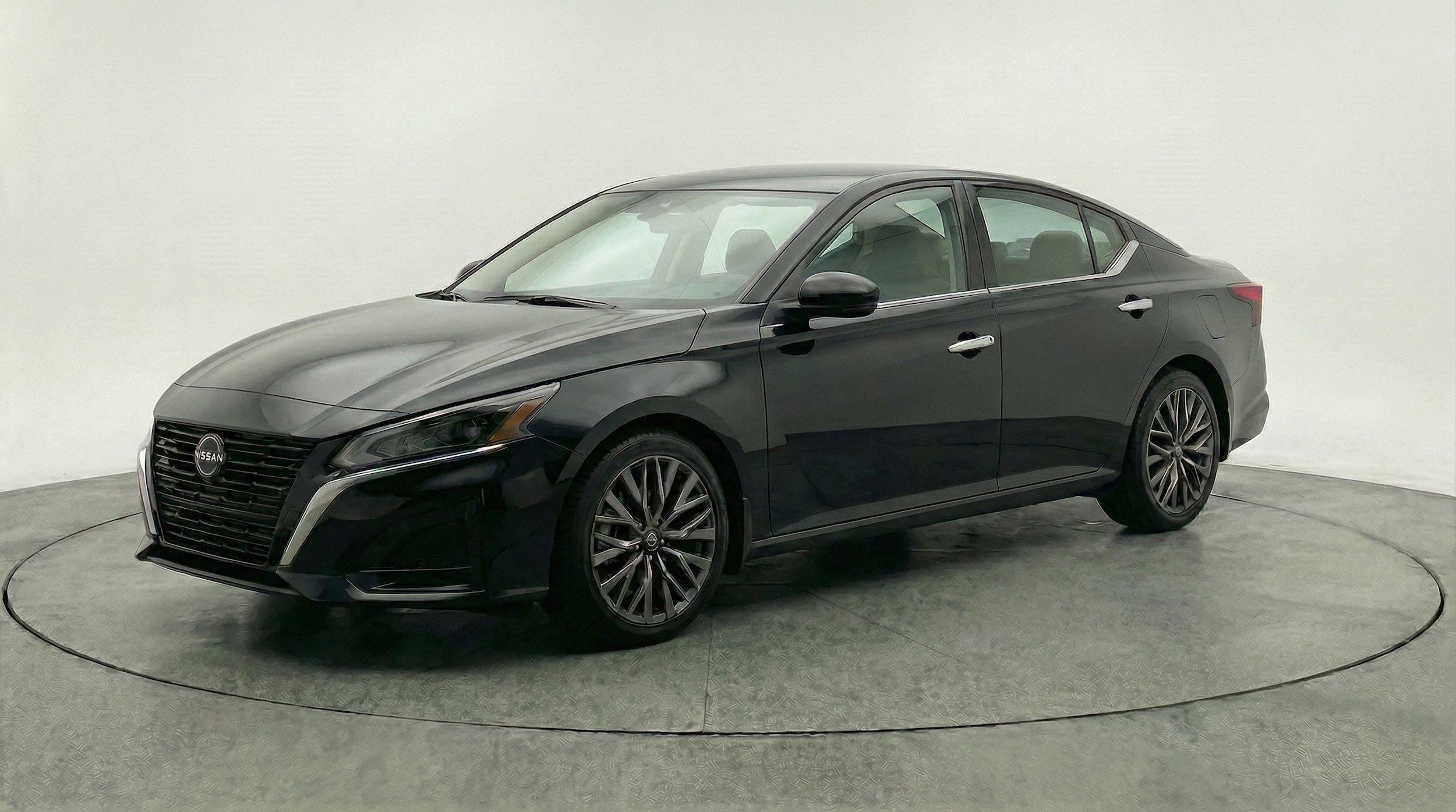 Thumbnail: 2025 Nissan Altima - 3