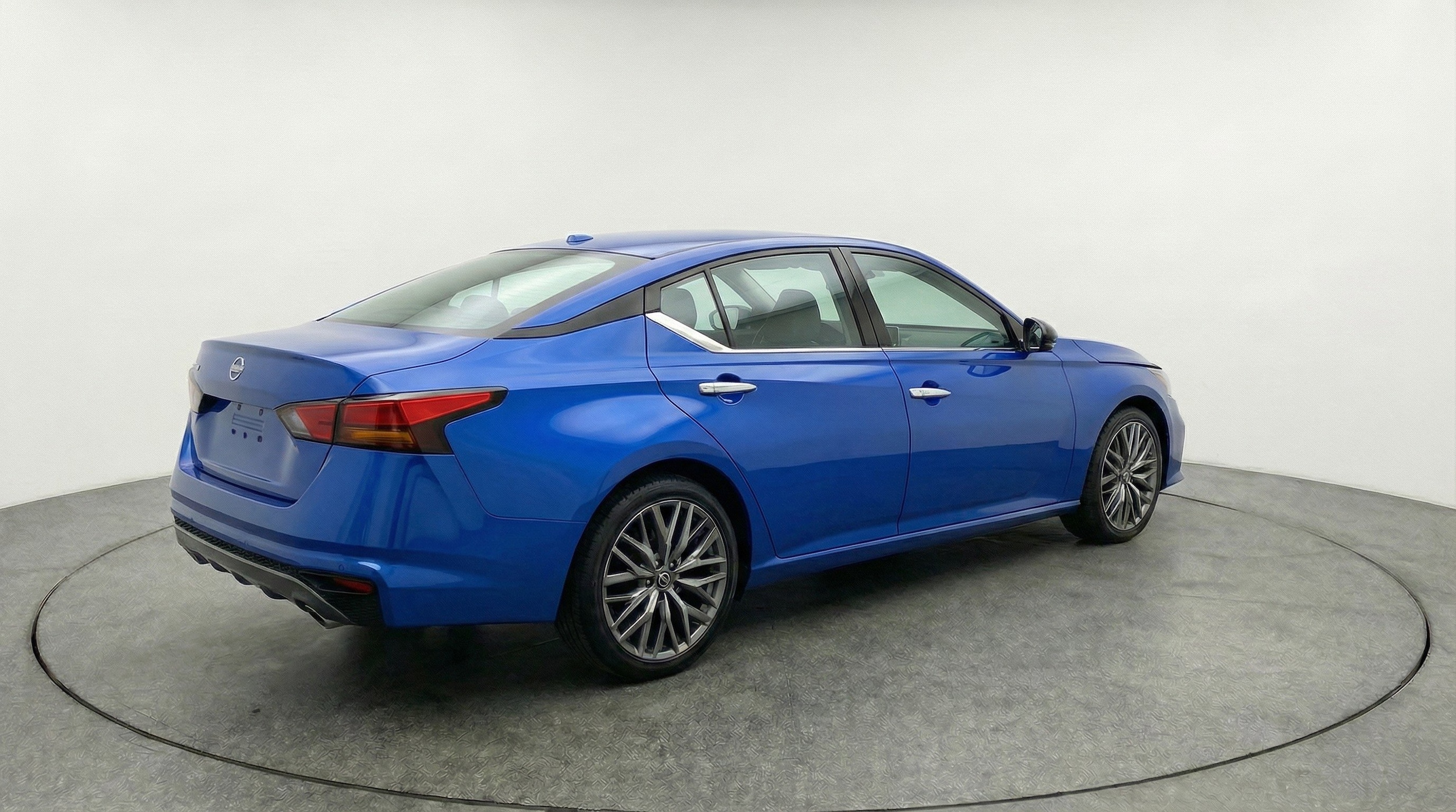 Thumbnail: 2025 Nissan Altima - 9