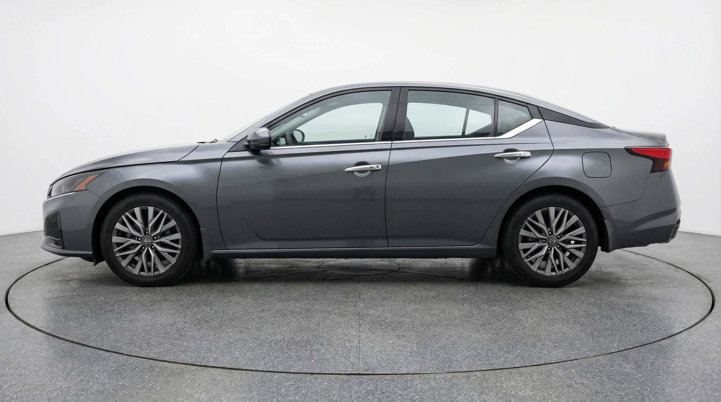 Thumbnail: 2025 Nissan Altima - 5