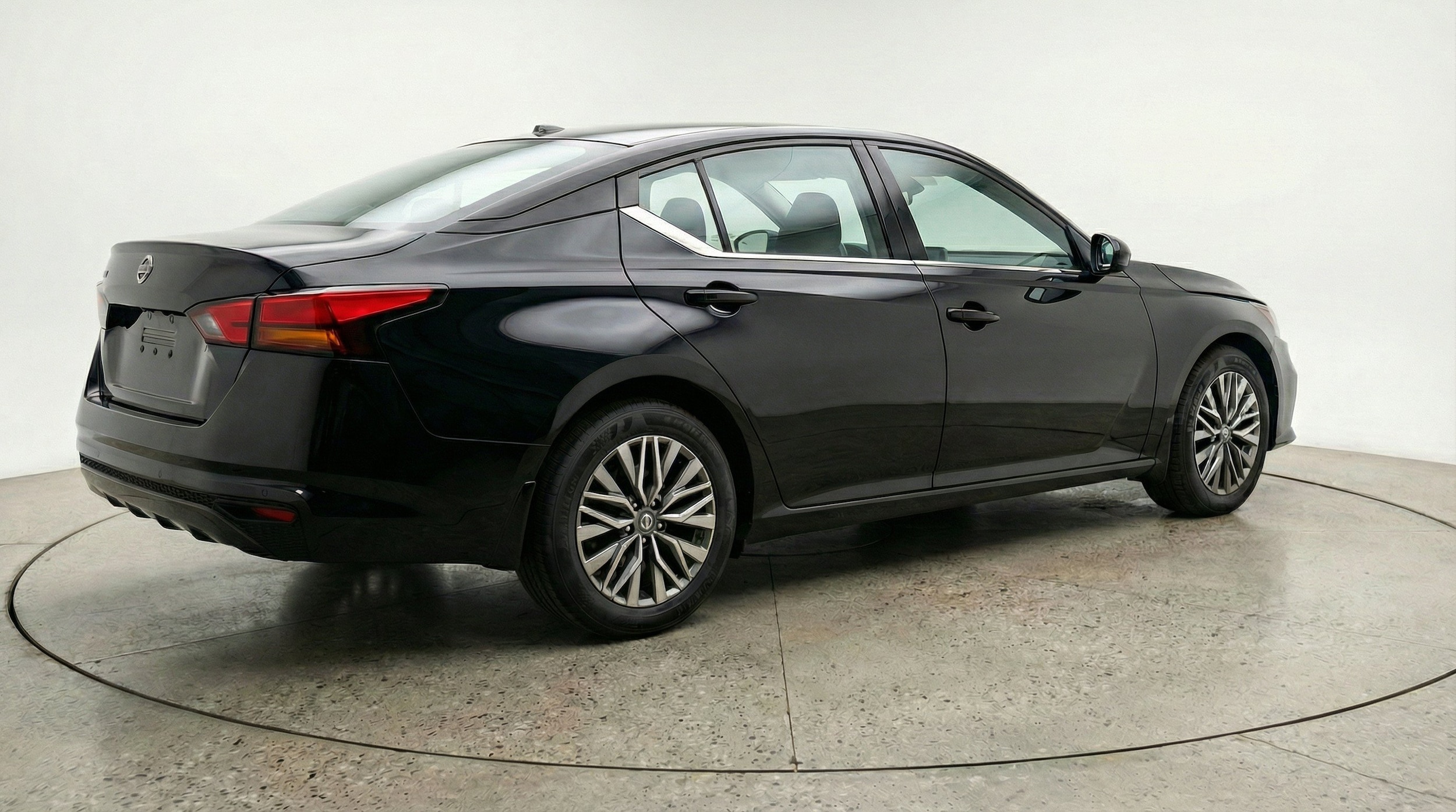 Thumbnail: 2025 Nissan Altima - 9