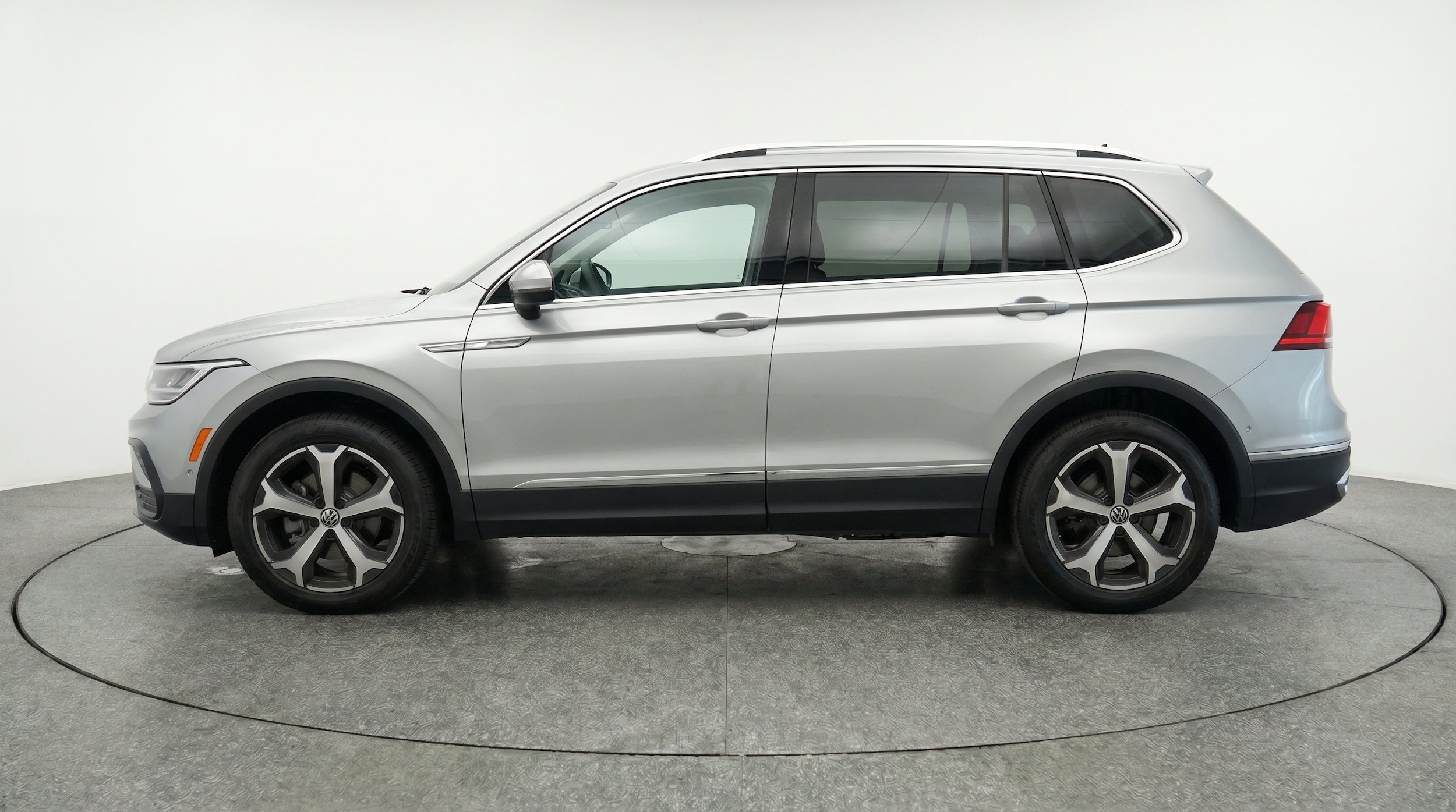 Thumbnail: 2026 Volkswagen Tiguan - 5
