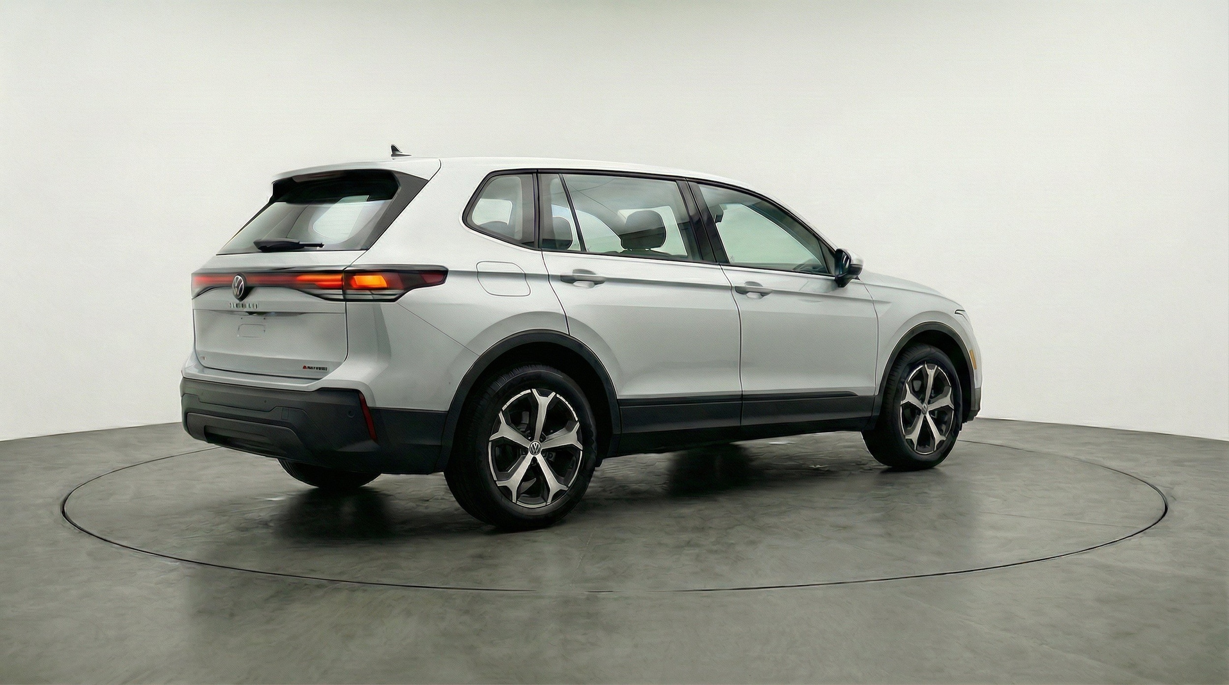 Thumbnail: 2026 Volkswagen Tiguan - 9