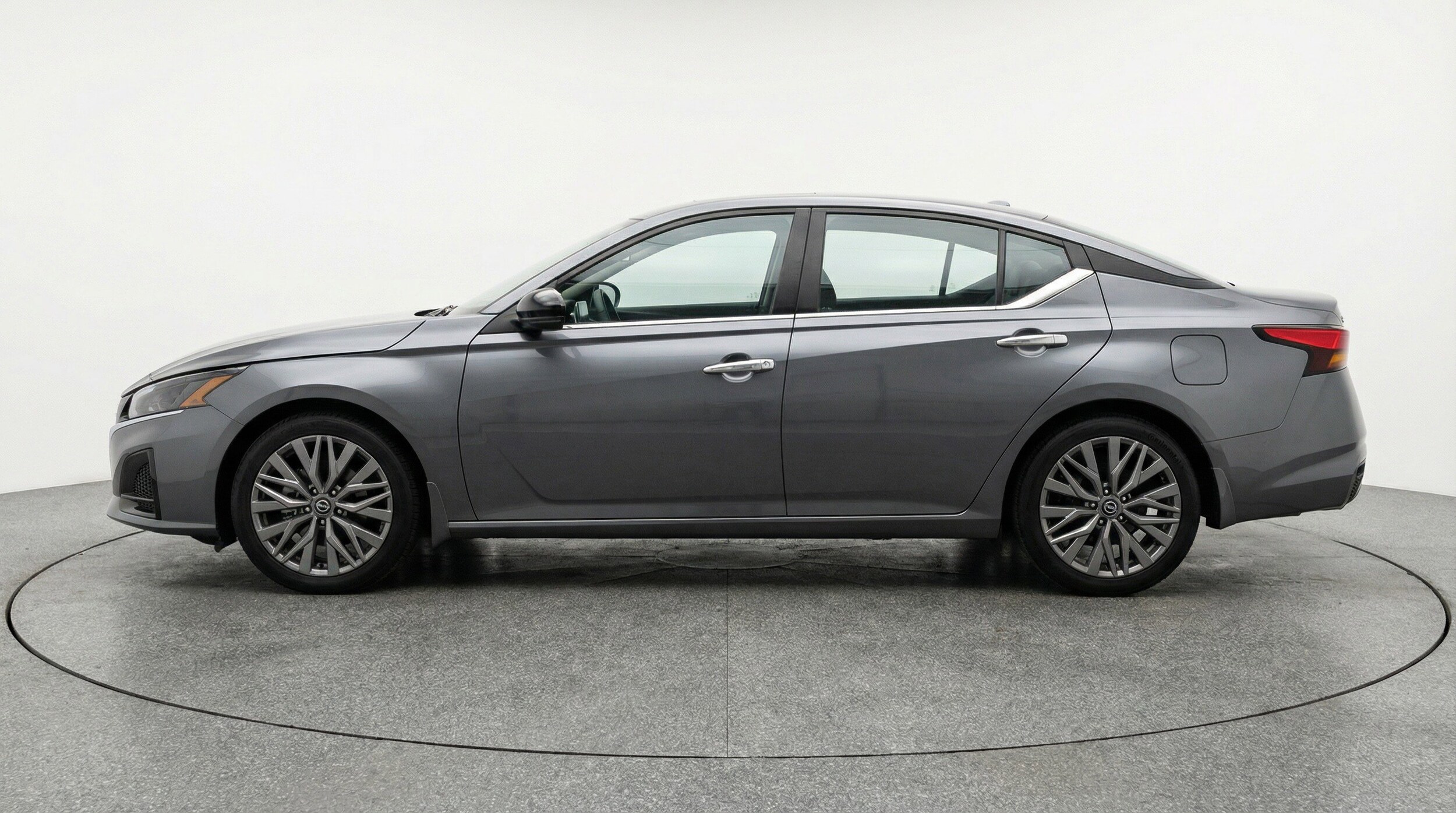 Thumbnail: 2025 Nissan Altima - 5