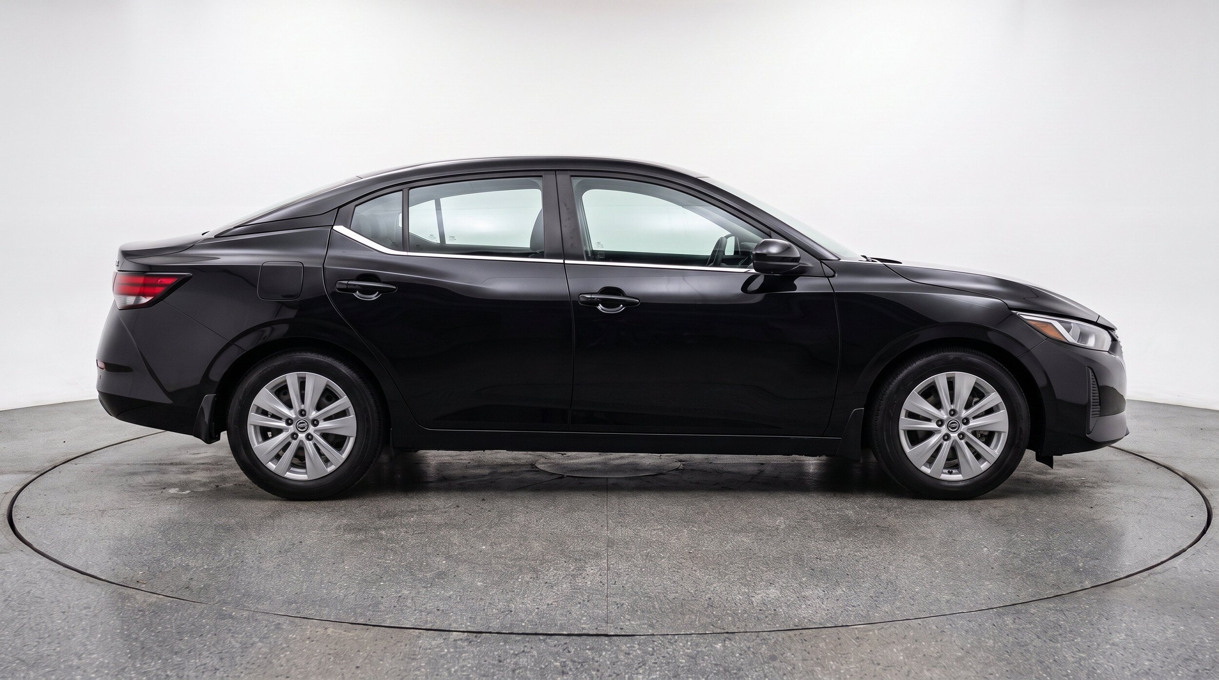 Thumbnail: 2025 Nissan Sentra - 10