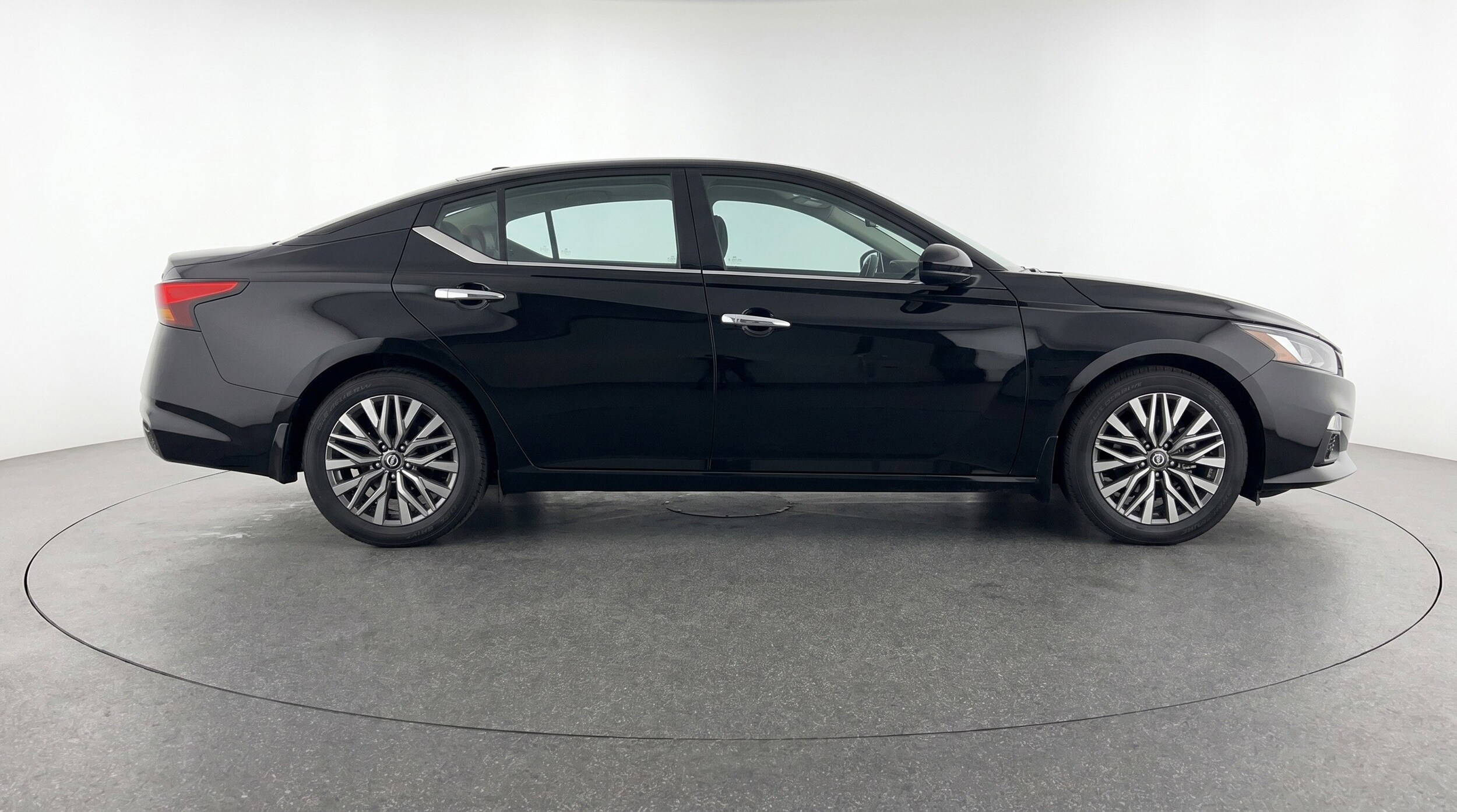 Thumbnail: 2025 Nissan Altima - 11