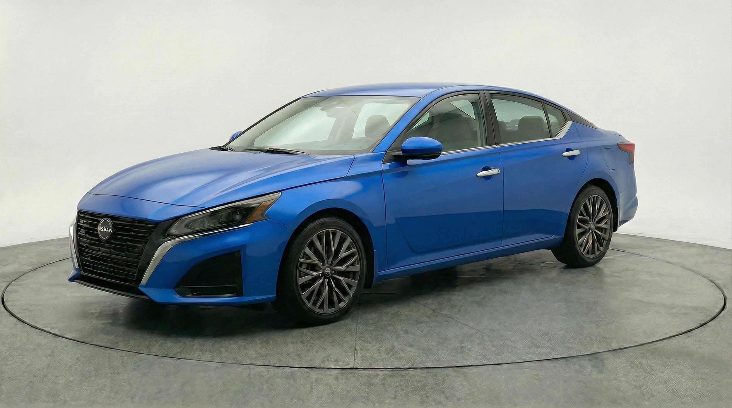 Thumbnail: 2025 Nissan Altima - 3