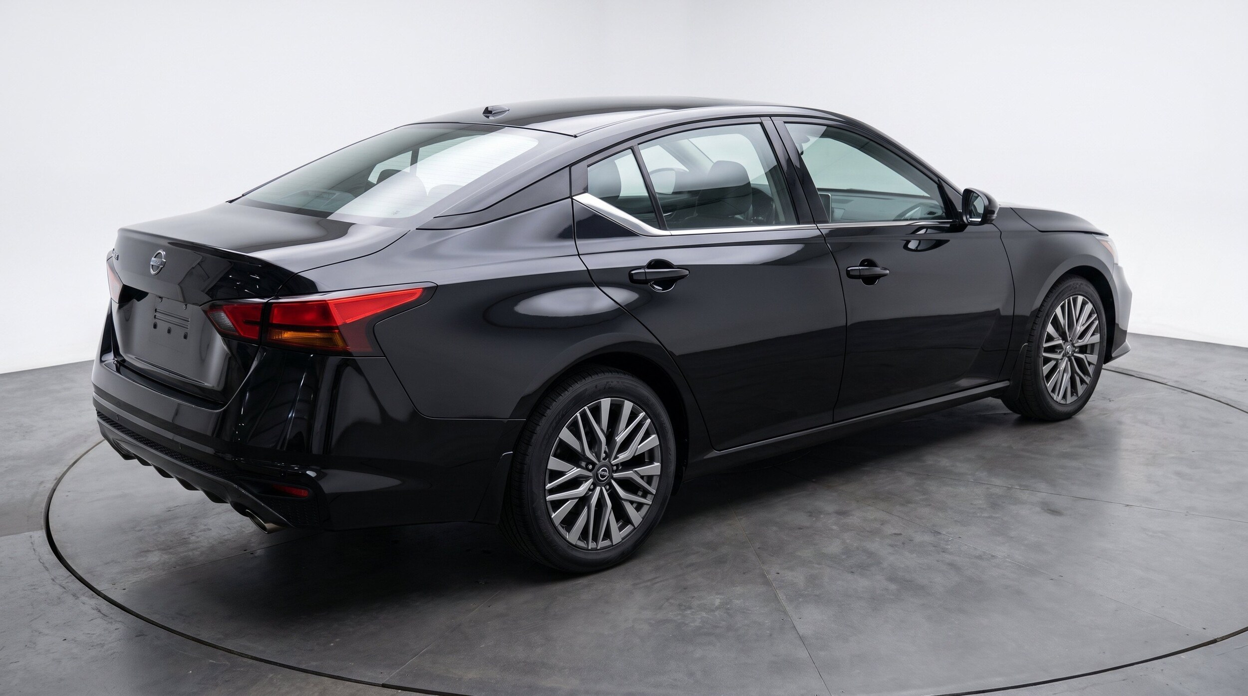 Thumbnail: 2025 Nissan Altima - 9