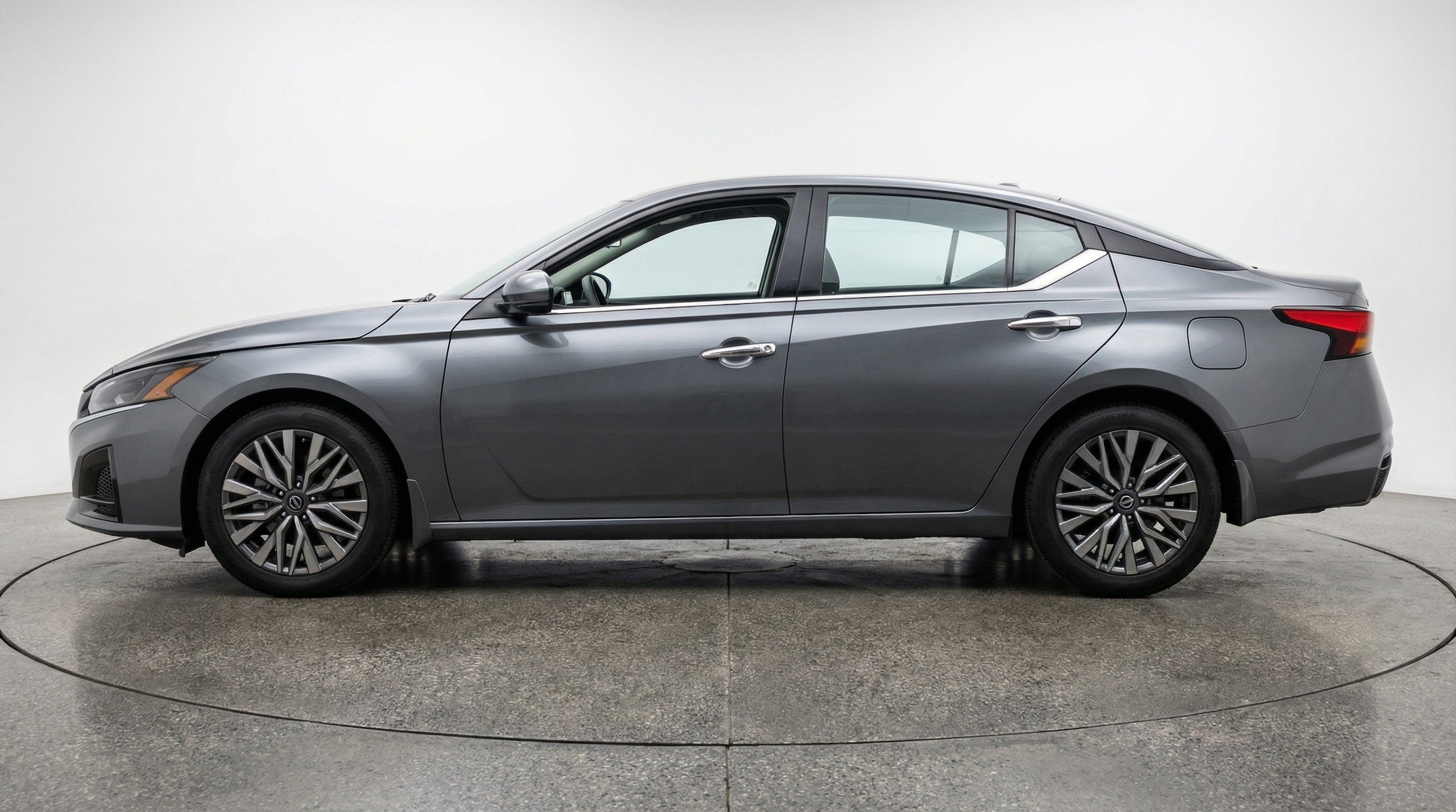 Thumbnail: 2025 Nissan Altima - 5