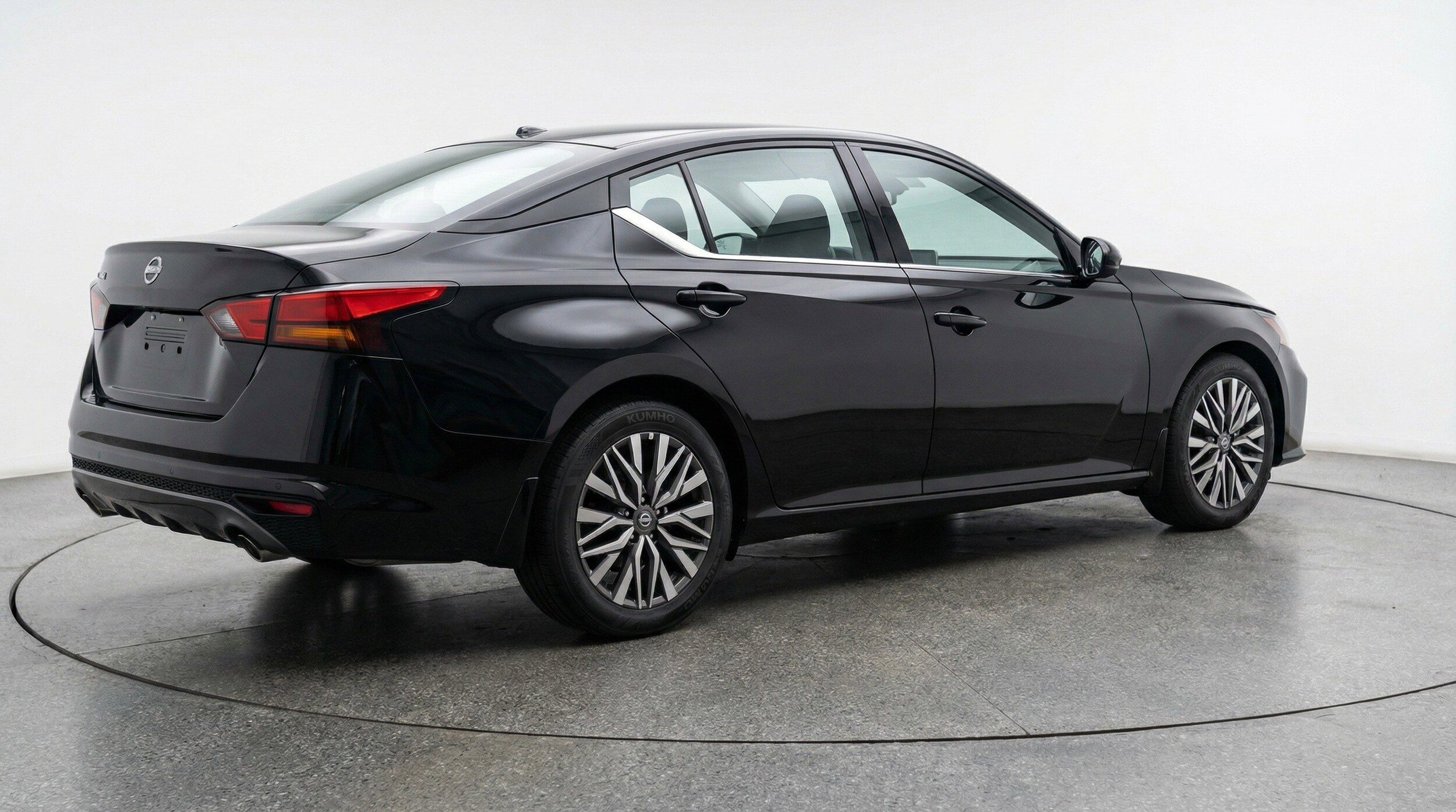 Thumbnail: 2025 Nissan Altima - 9