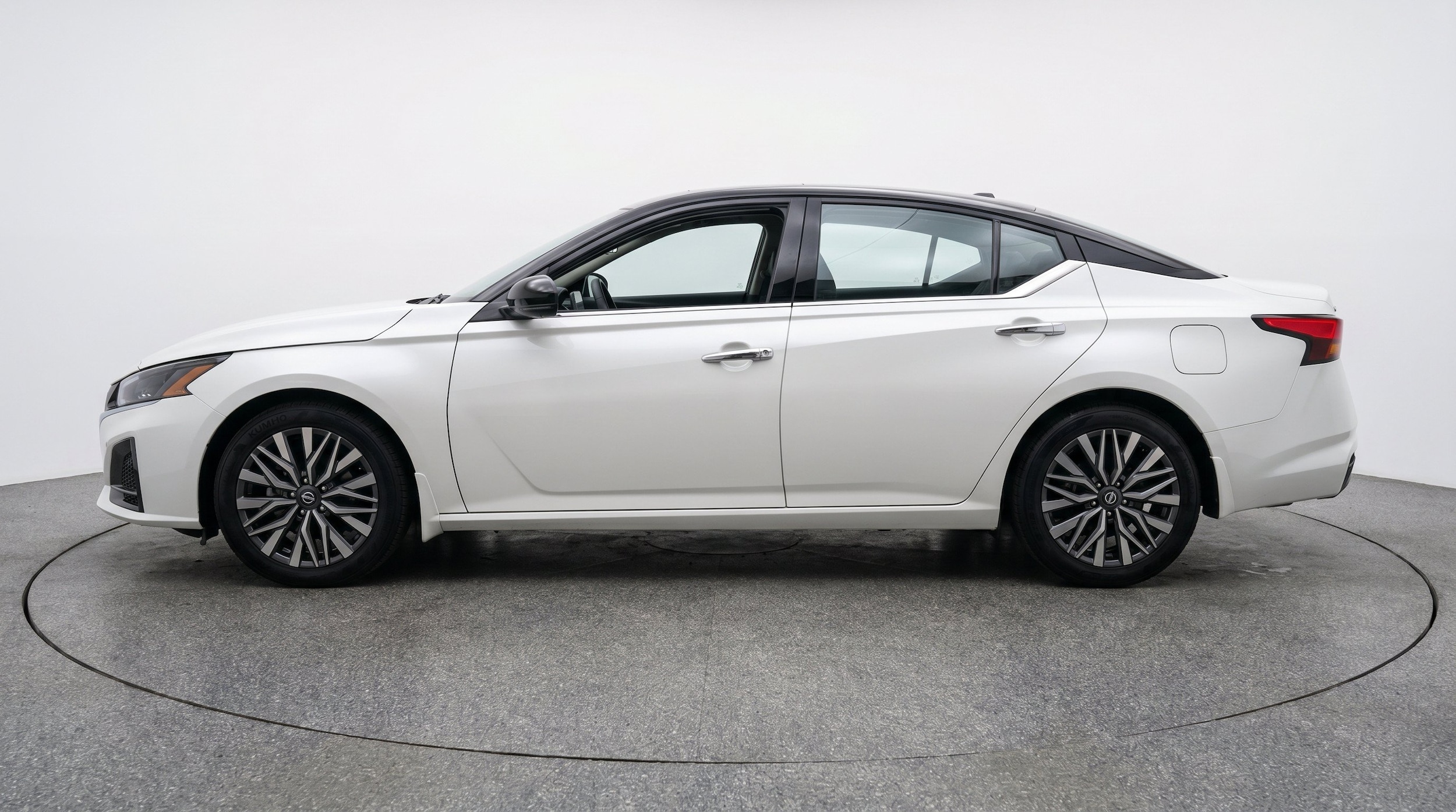 Thumbnail: 2025 Nissan Altima - 5