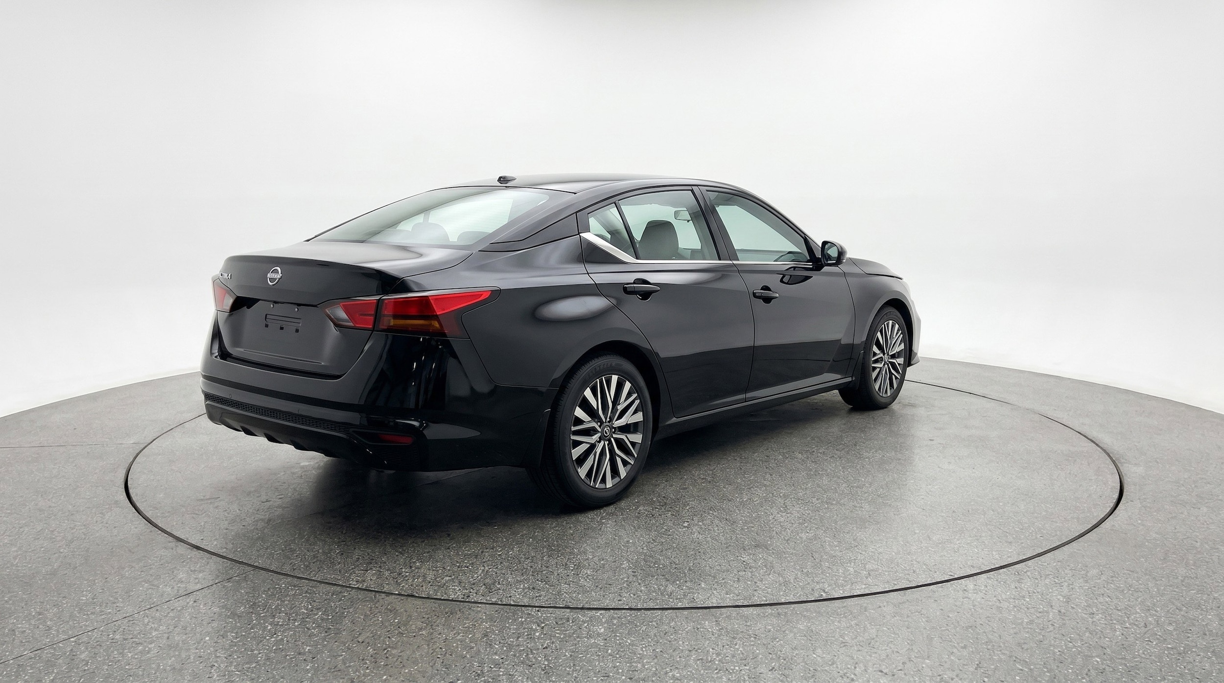 Thumbnail: 2025 Nissan Altima - 9
