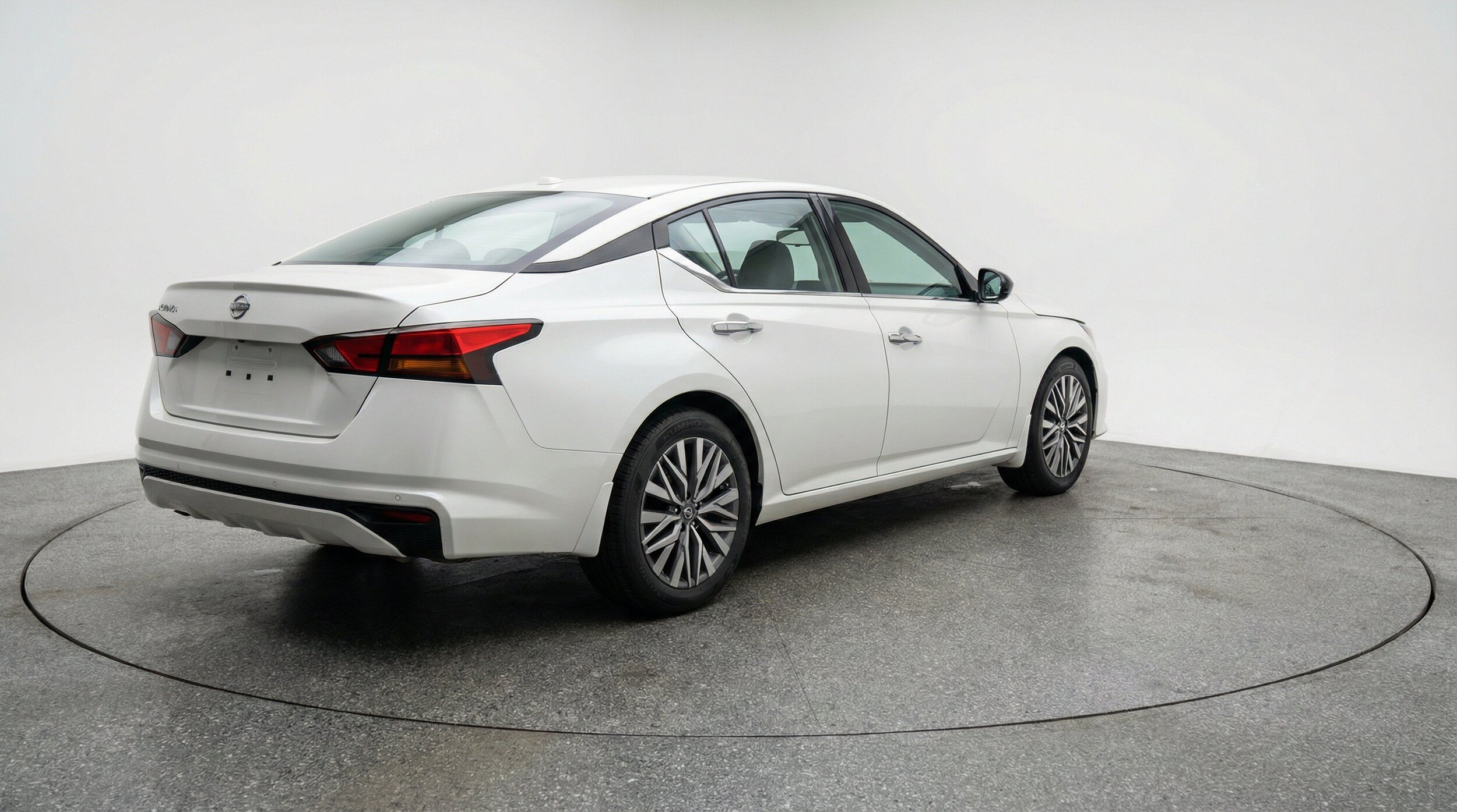 Thumbnail: 2025 Nissan Altima - 9