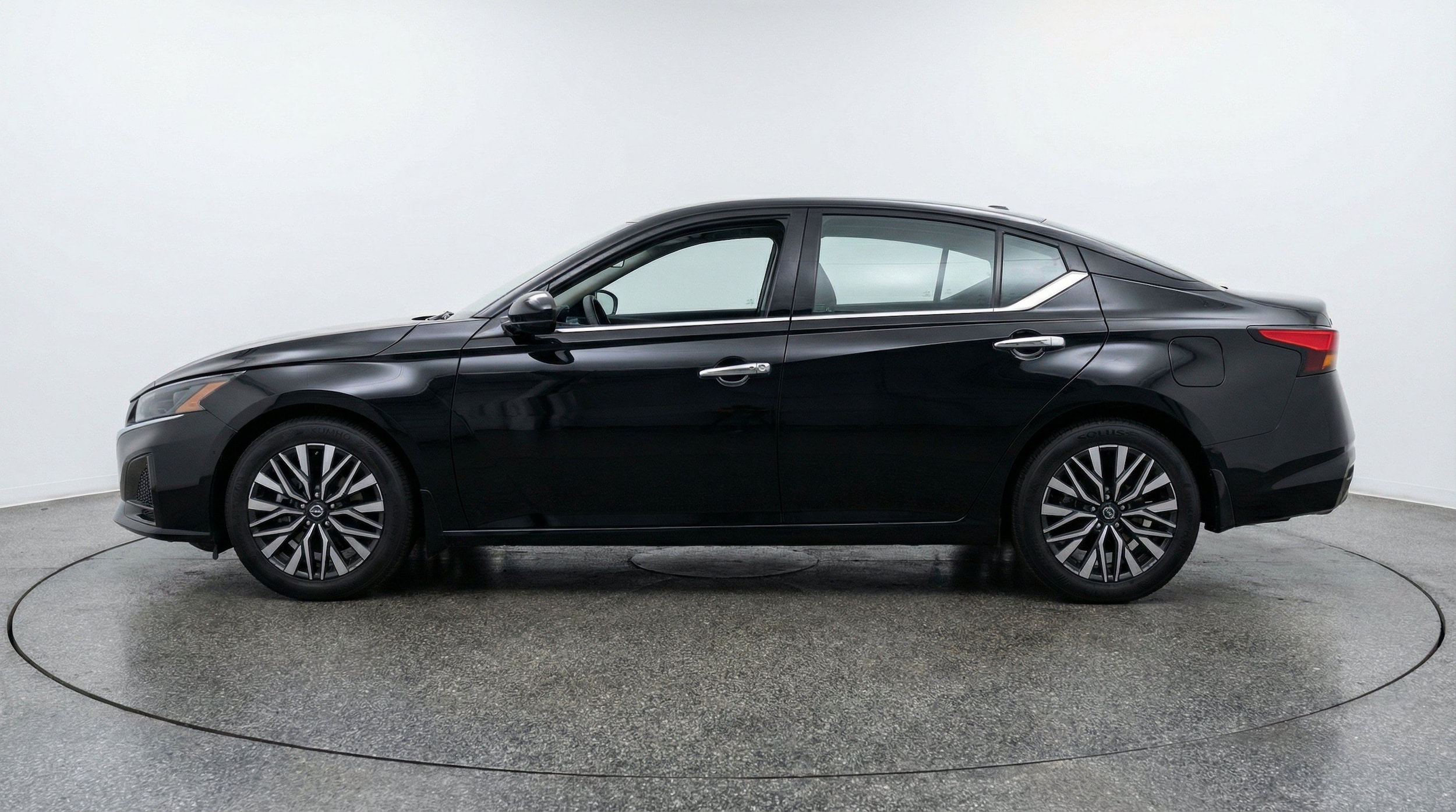 Thumbnail: 2025 Nissan Altima - 5