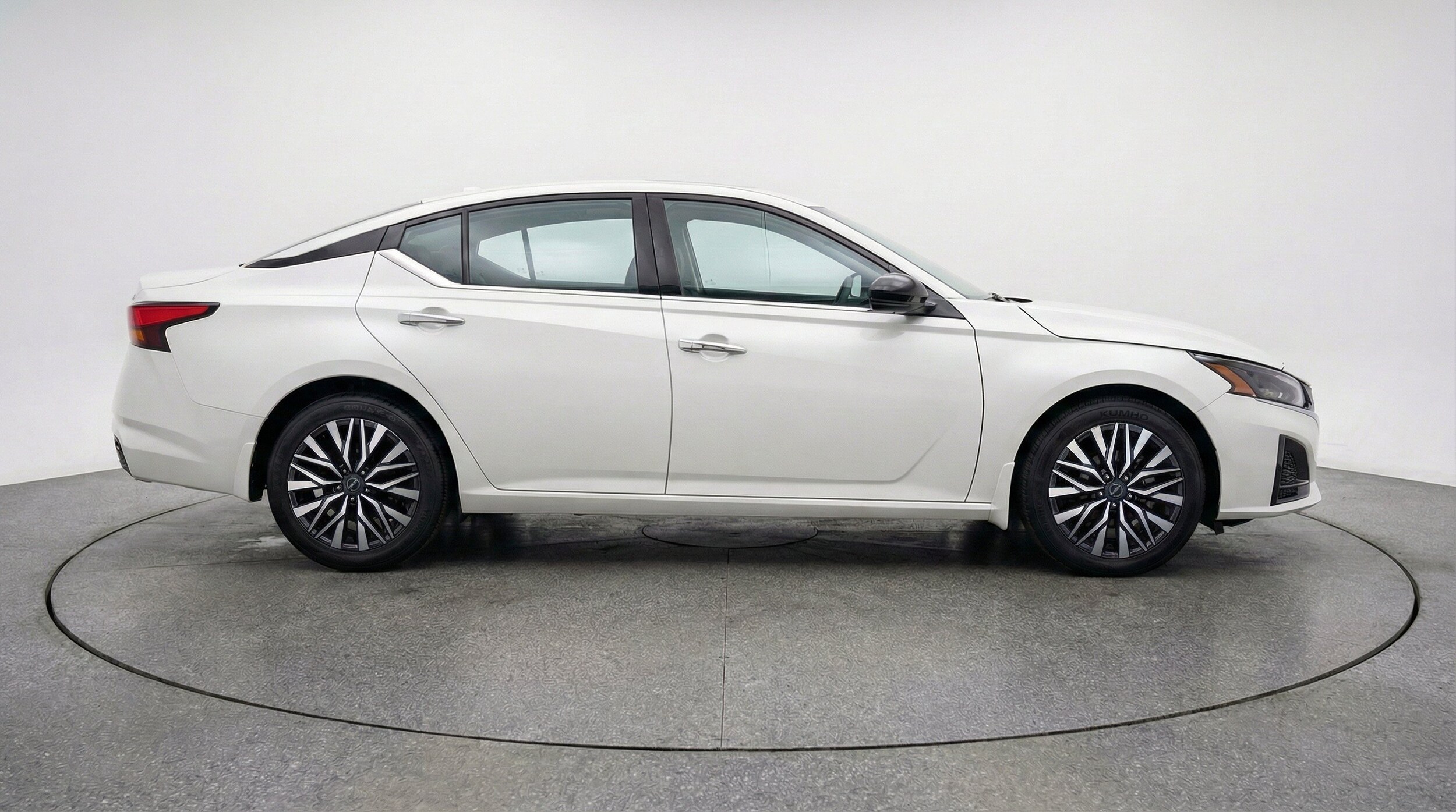 Thumbnail: 2025 Nissan Altima - 10