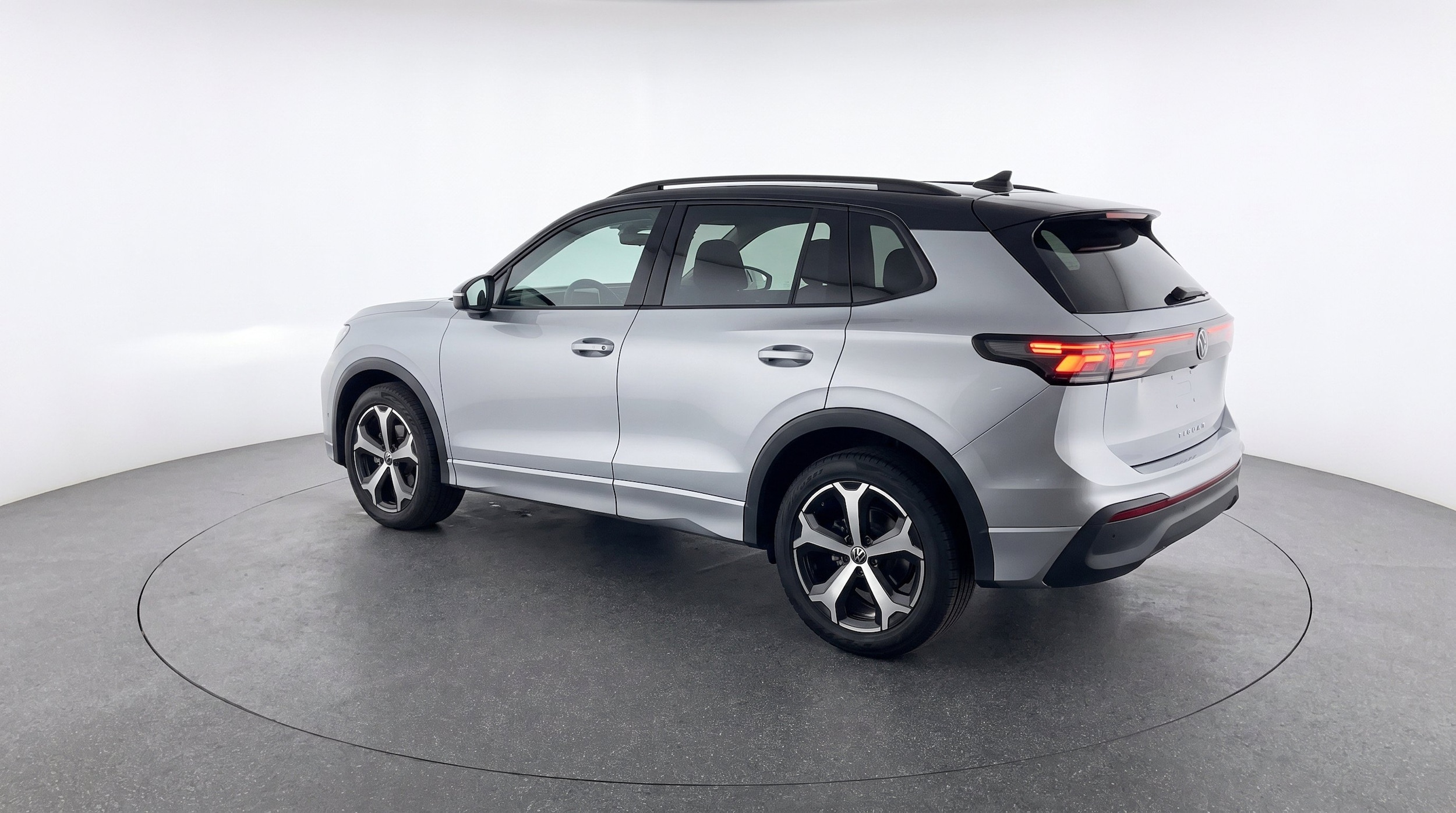 Thumbnail: 2026 Volkswagen Tiguan - 6