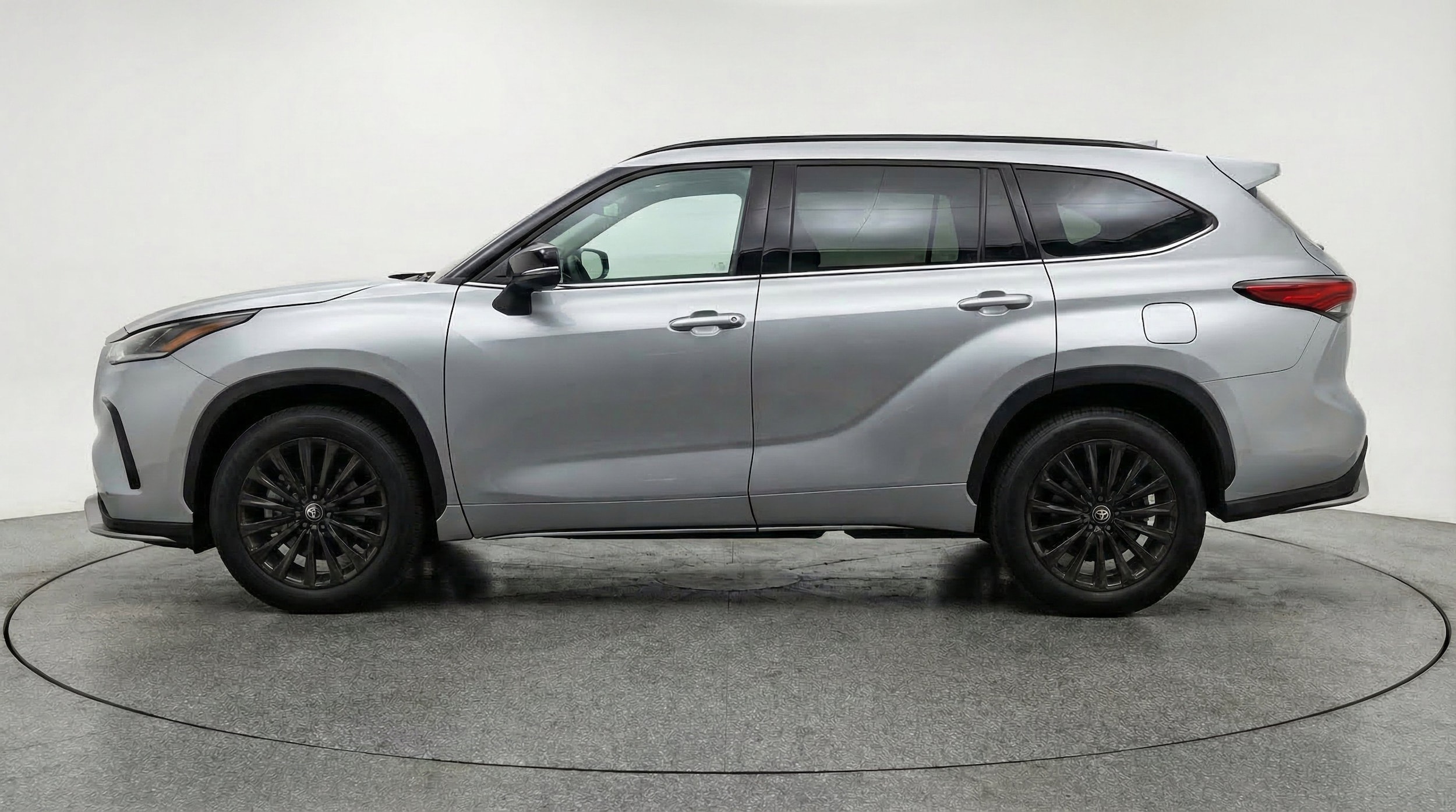 Thumbnail: 2025 Toyota Highlander - 5