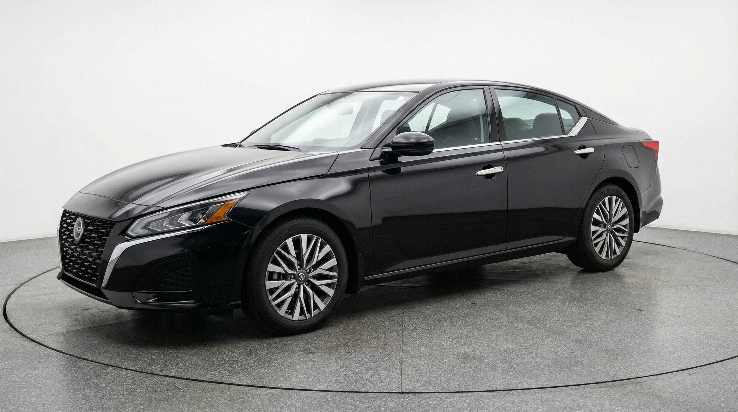 Thumbnail: 2025 Nissan Altima - 3