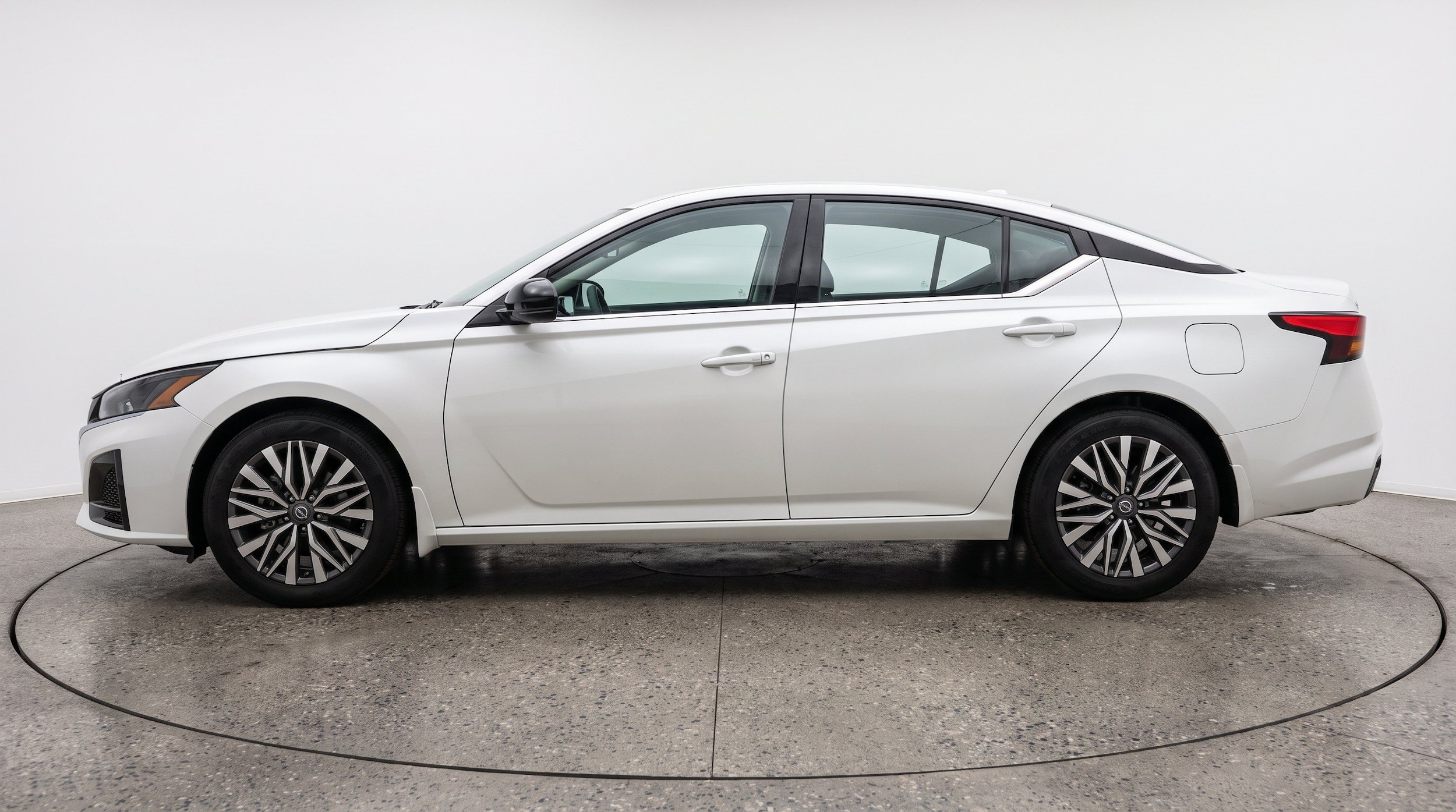 Thumbnail: 2025 Nissan Altima - 5