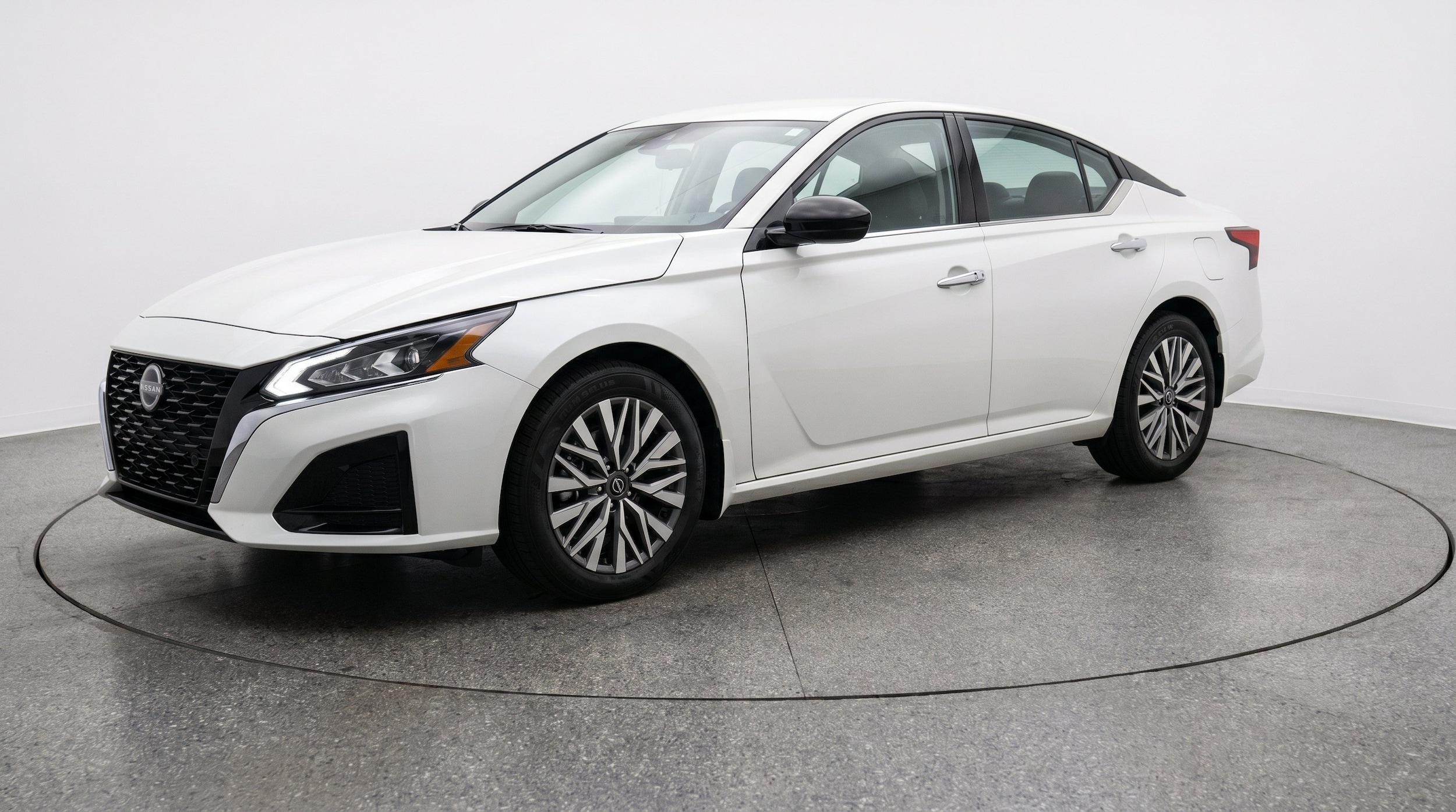 Thumbnail: 2025 Nissan Altima - 3