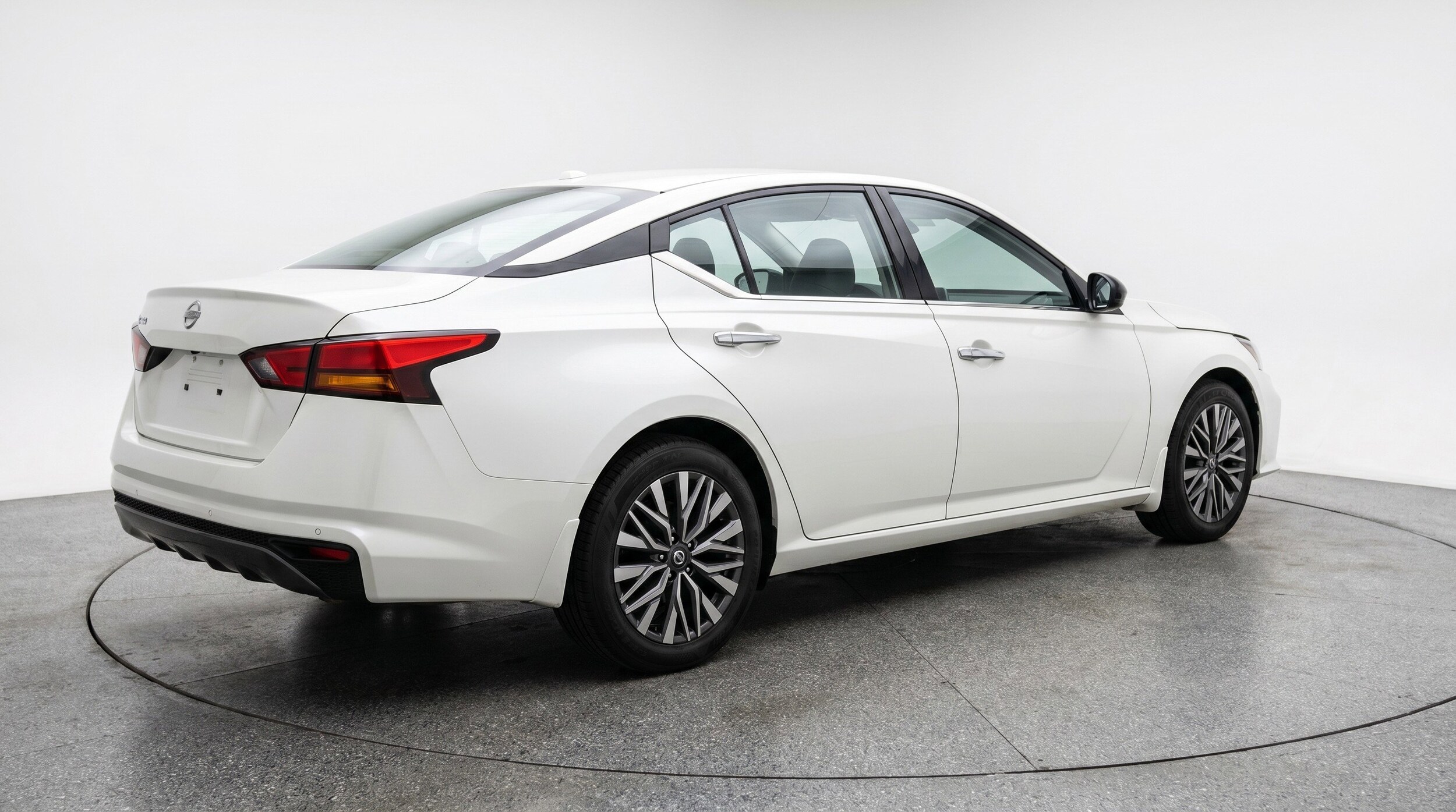 Thumbnail: 2025 Nissan Altima - 9