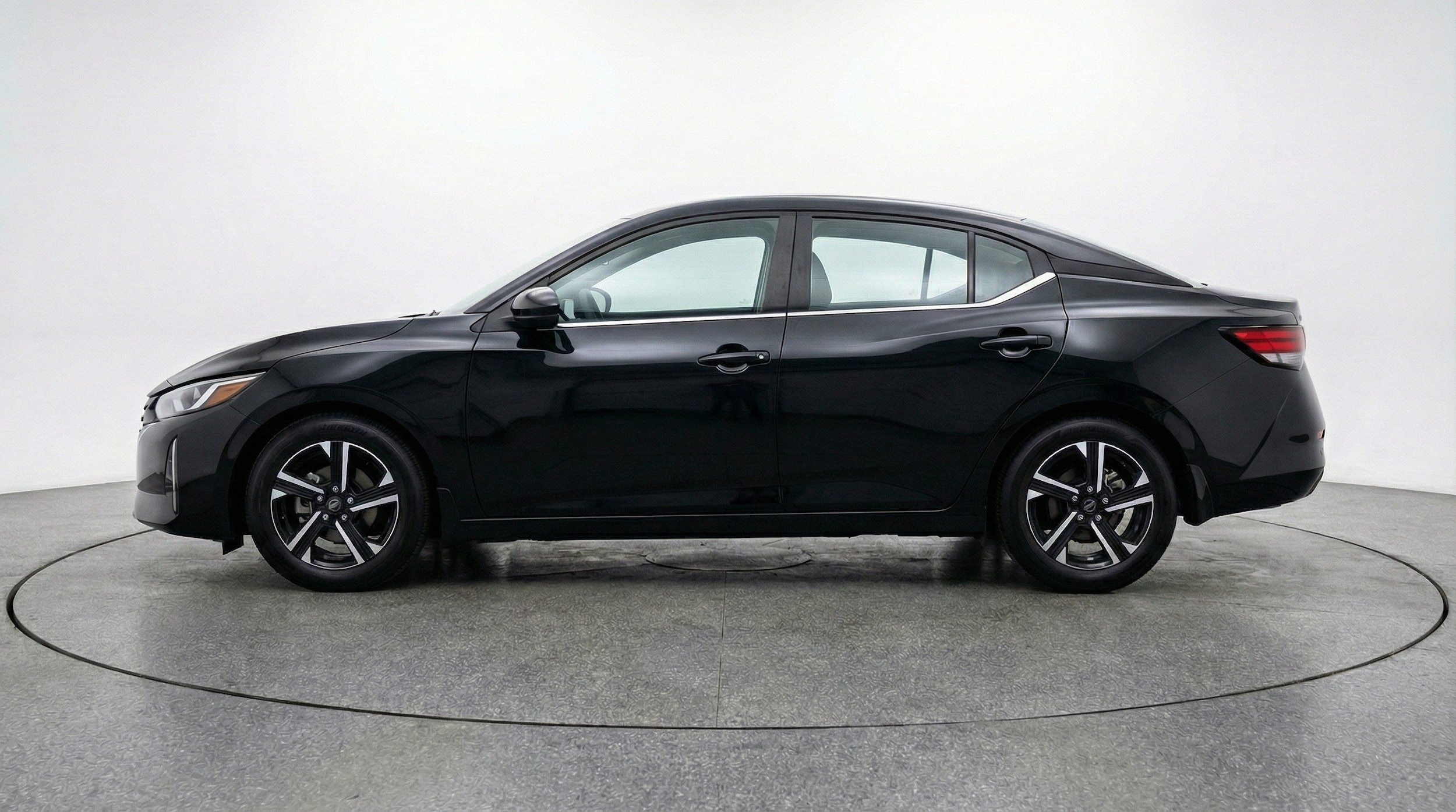 Thumbnail: 2025 Nissan Sentra - 5